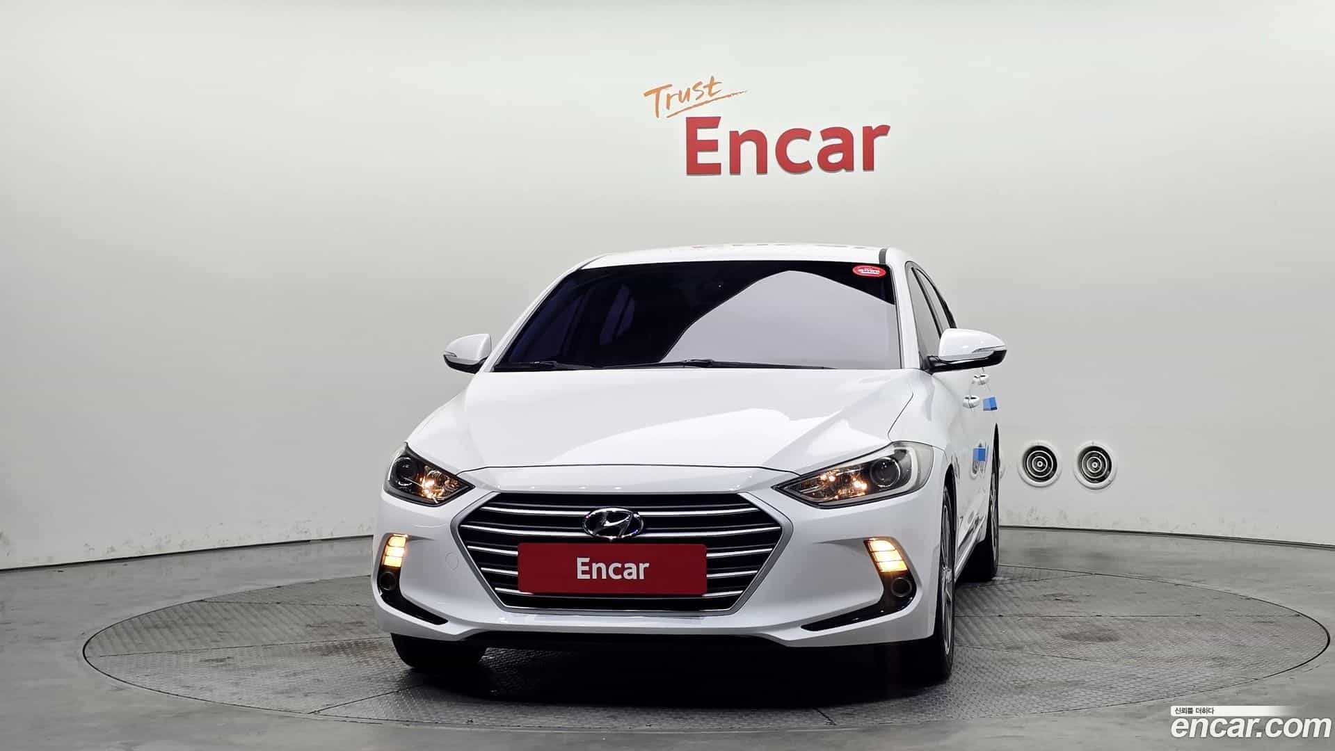 AVANTE Hyundai 2018.7-OUTER-003