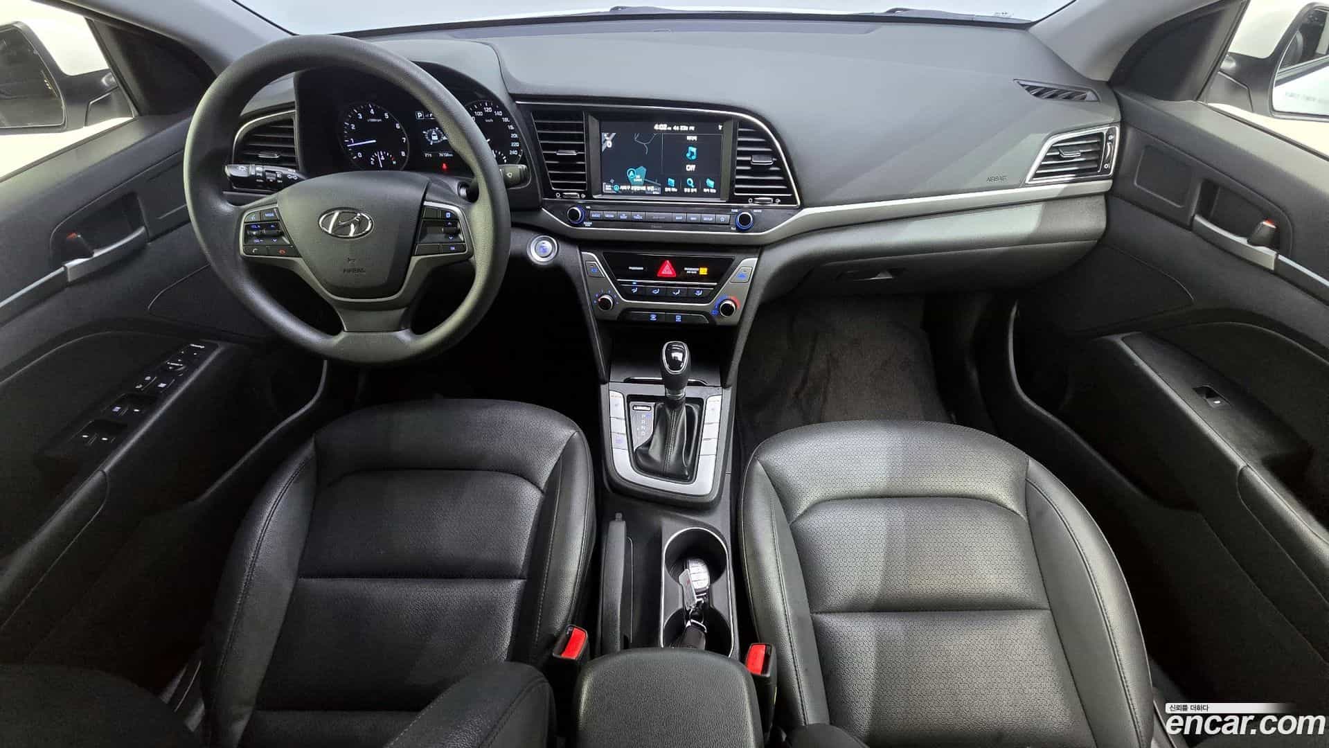 AVANTE Hyundai 2018.7-INNER-007