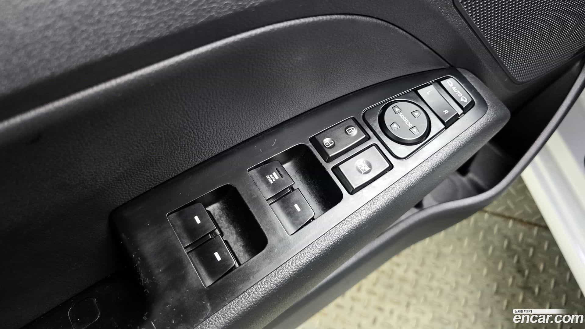 AVANTE Hyundai 2018.7-OPTION-024