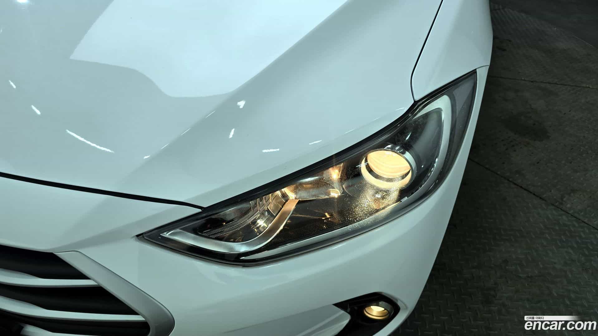AVANTE Hyundai 2018.7-OUTER-032