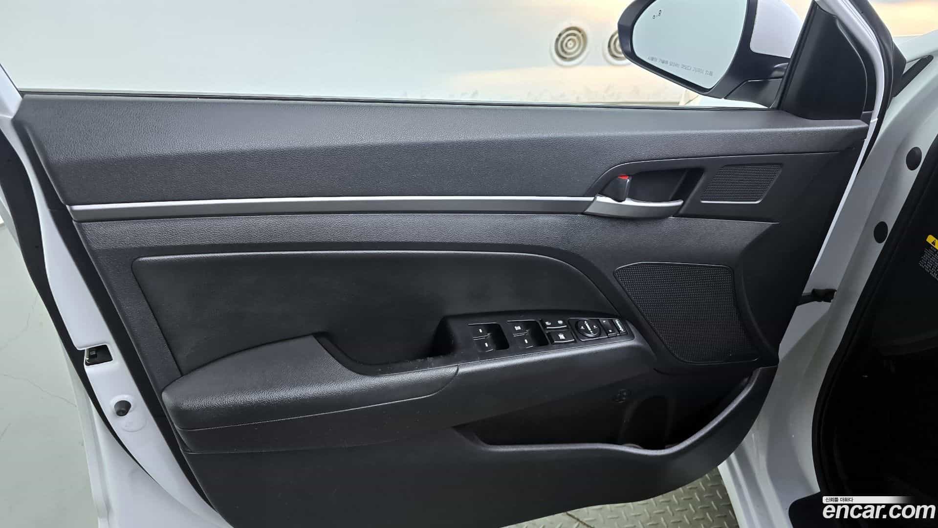 AVANTE Hyundai 2018.7-INNER-034