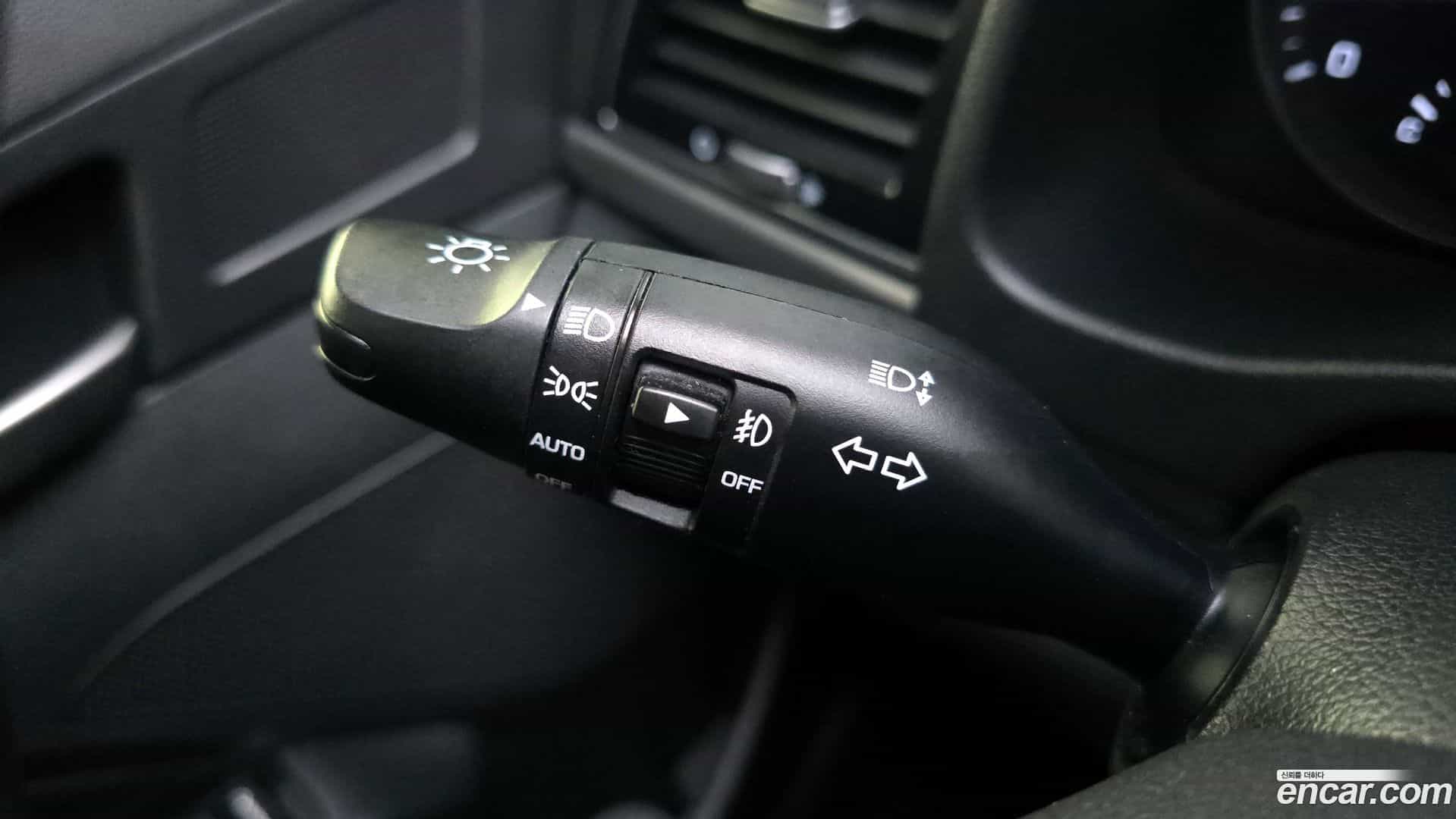 AVANTE Hyundai 2018.7-OPTION-041