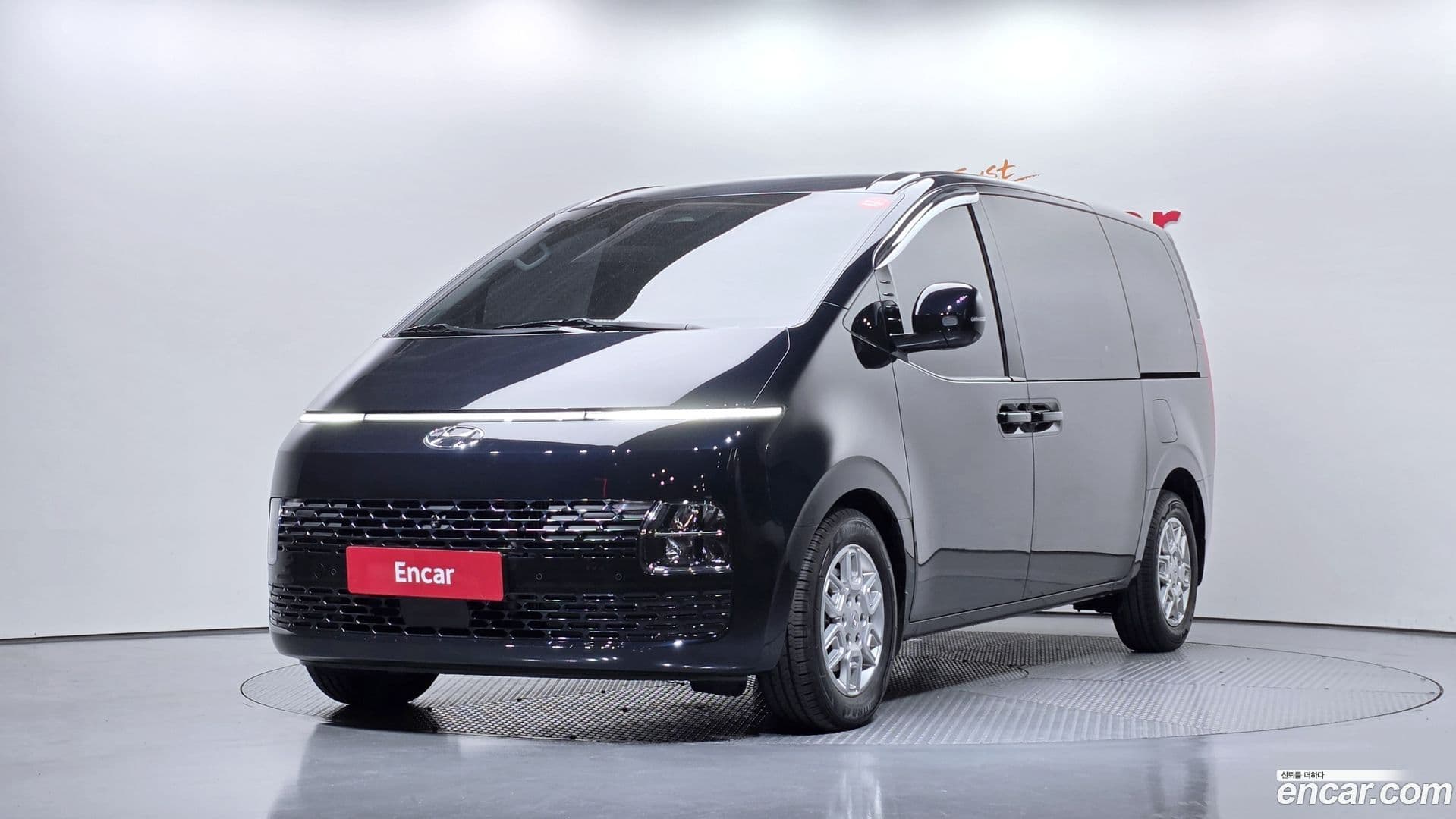 Main__Slider__Photo:Staria Hyundai 2022.9-0