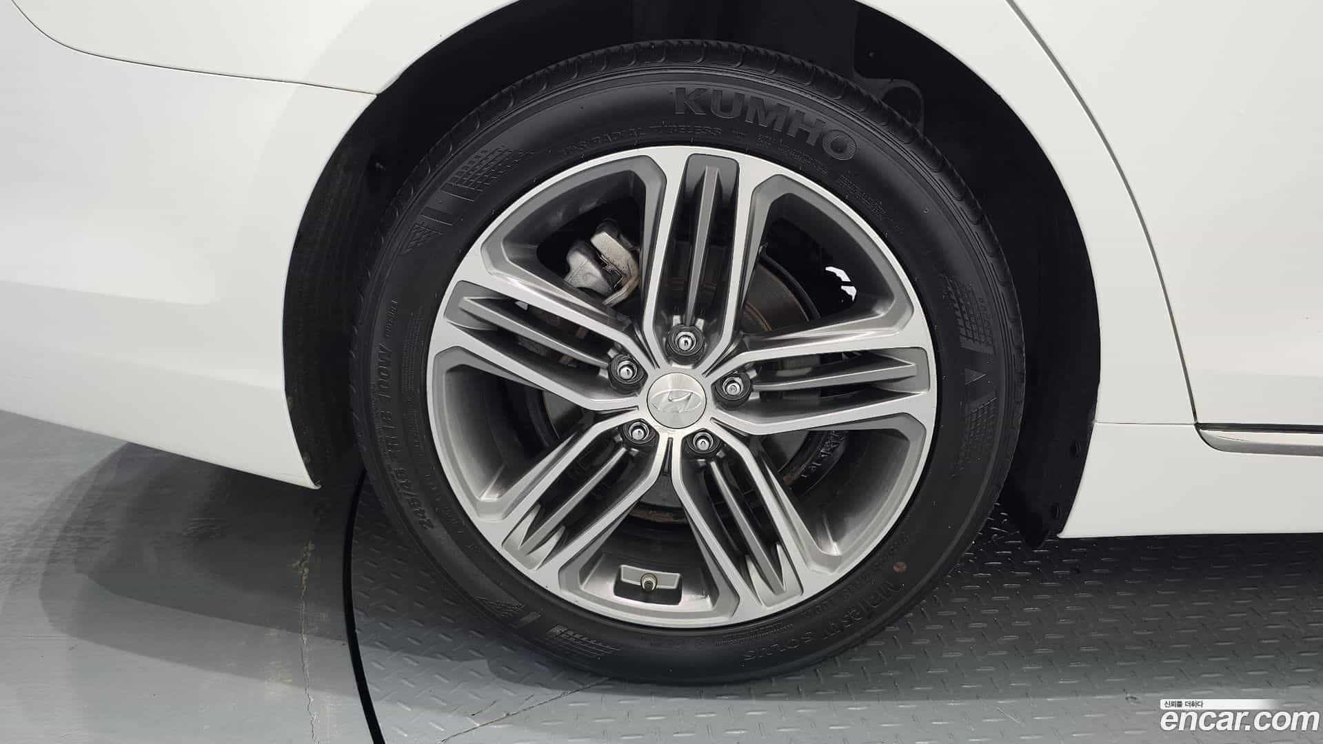 Grandeur Hyundai 2017.4-OUTER-005