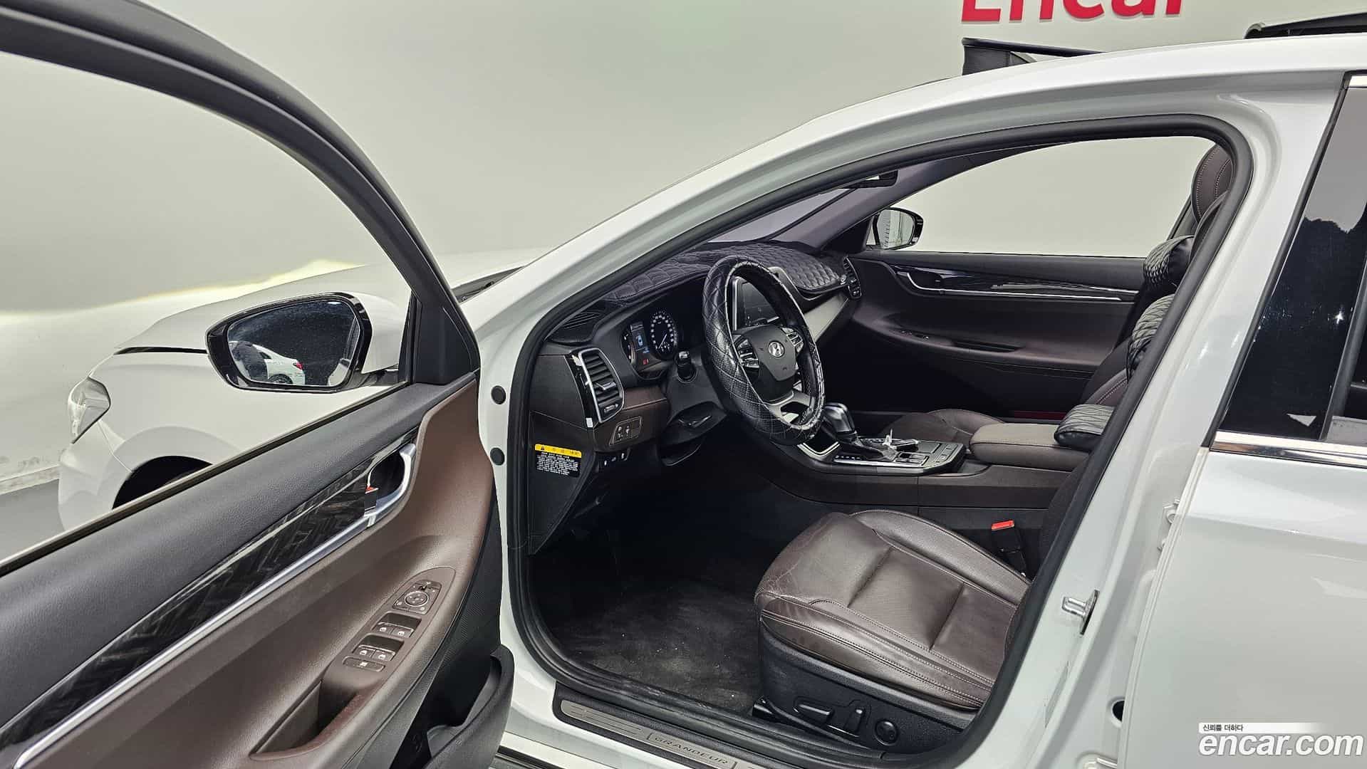 Grandeur Hyundai 2017.4-INNER-010
