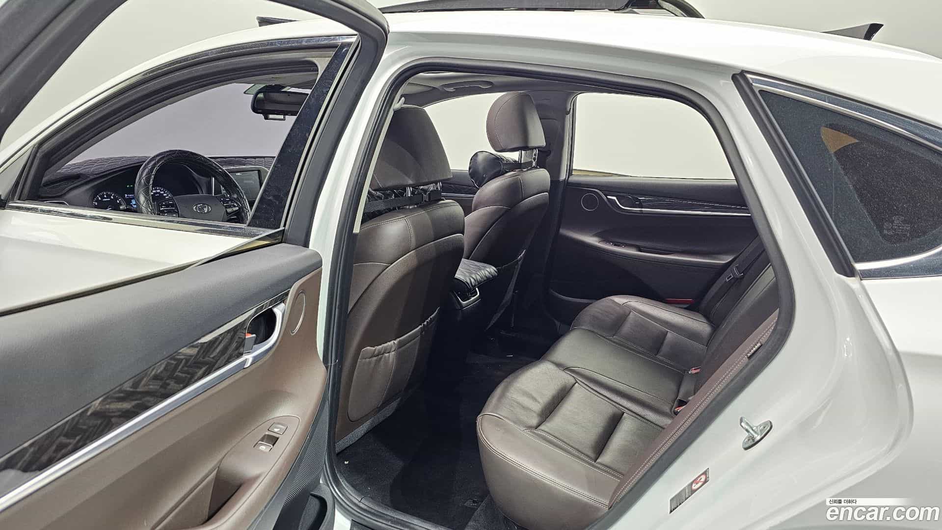 Grandeur Hyundai 2017.4-OPTION-015