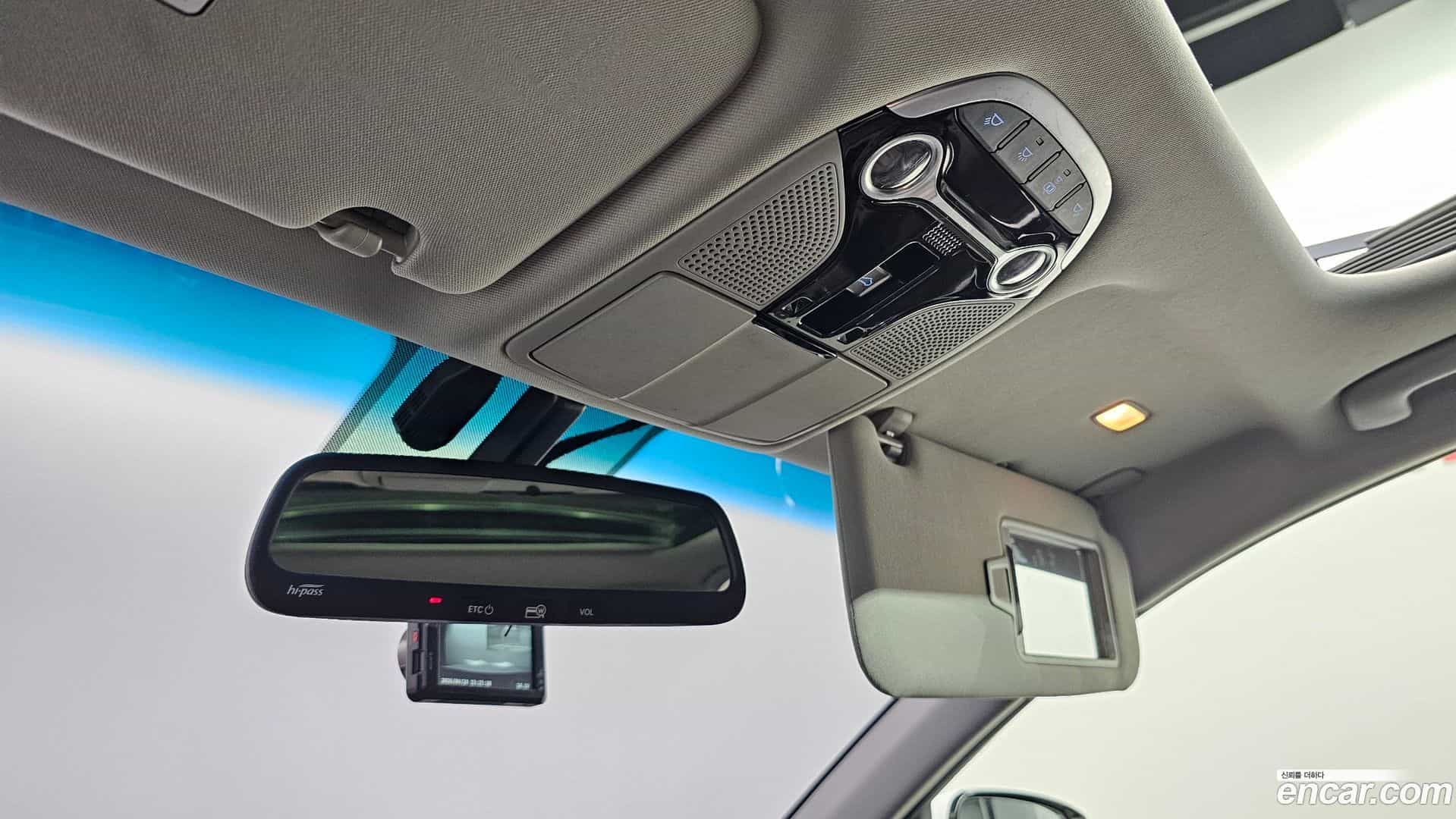 Grandeur Hyundai 2017.4-OPTION-021