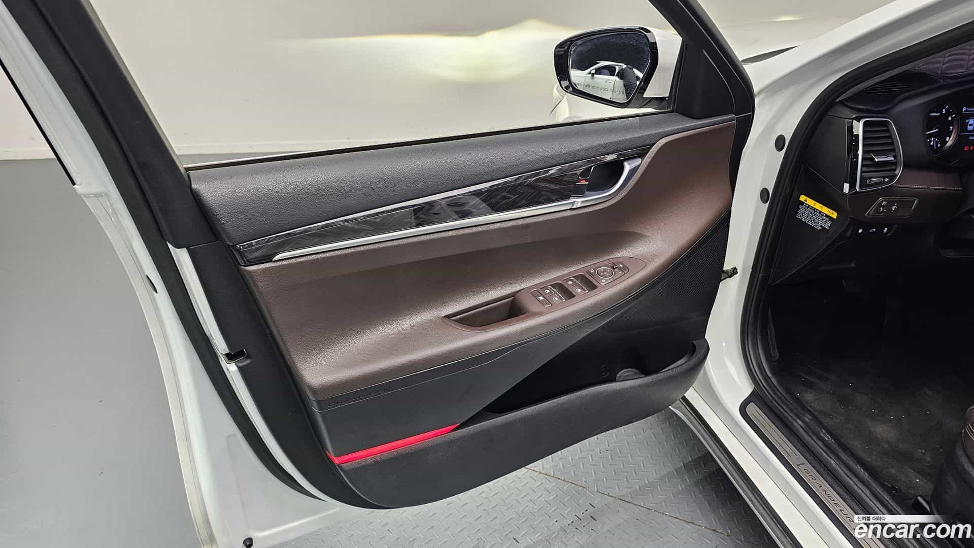 Grandeur Hyundai 2017.4-INNER-034