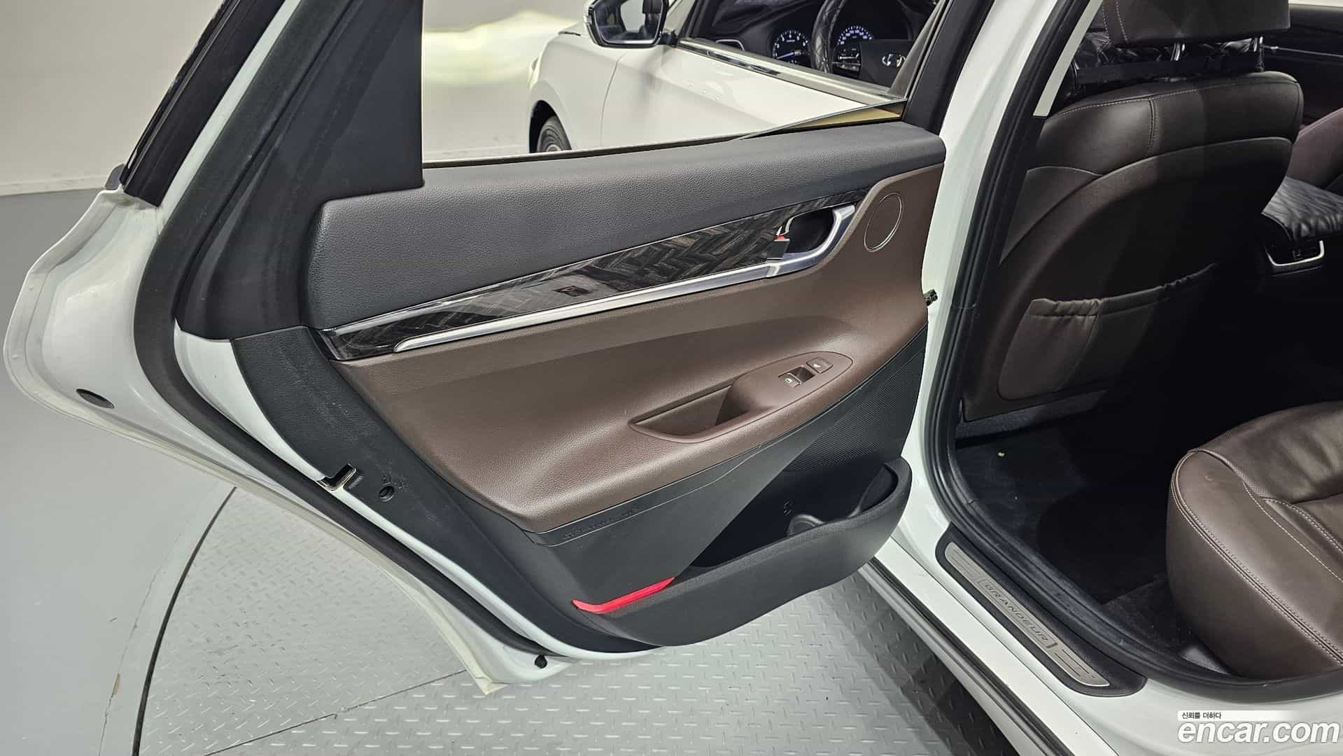 Grandeur Hyundai 2017.4-INNER-035