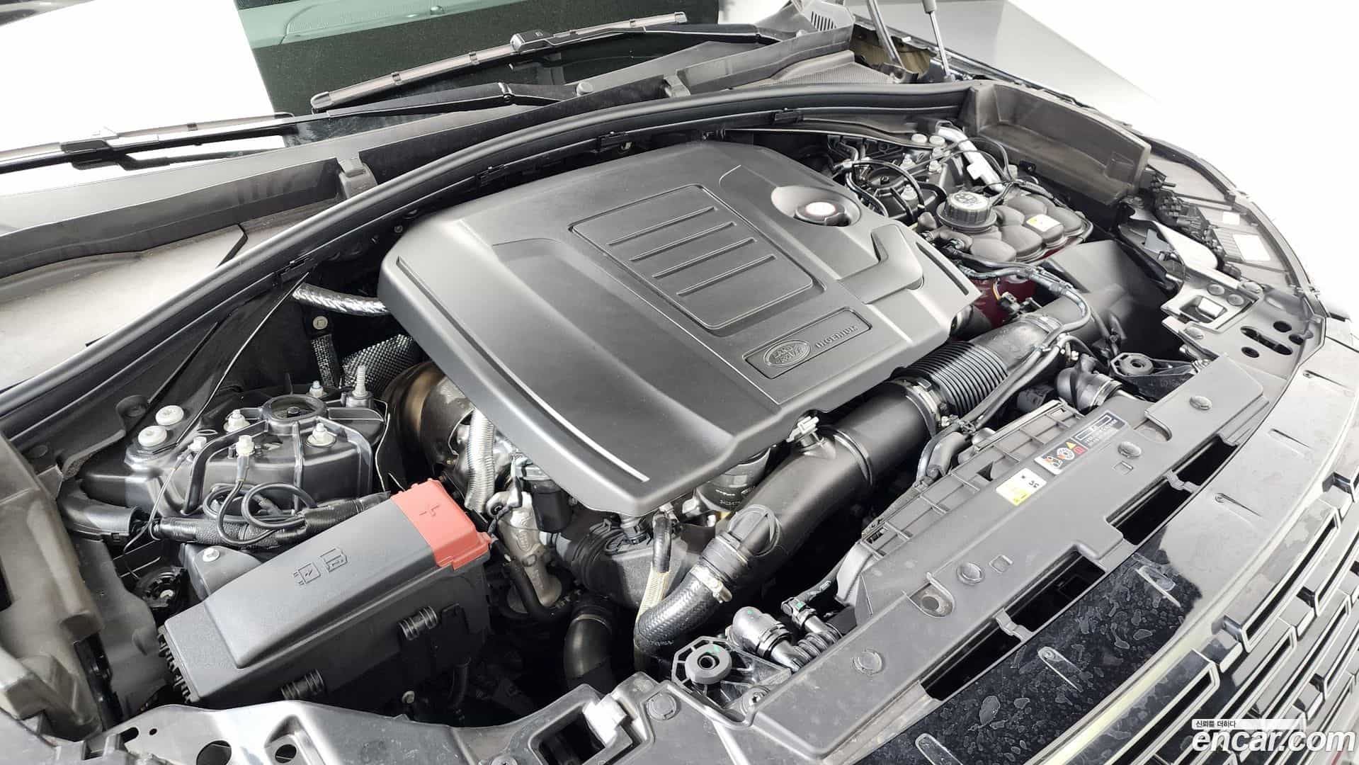 Range Rover Velar Land Rover 2025.7-OUTER-006