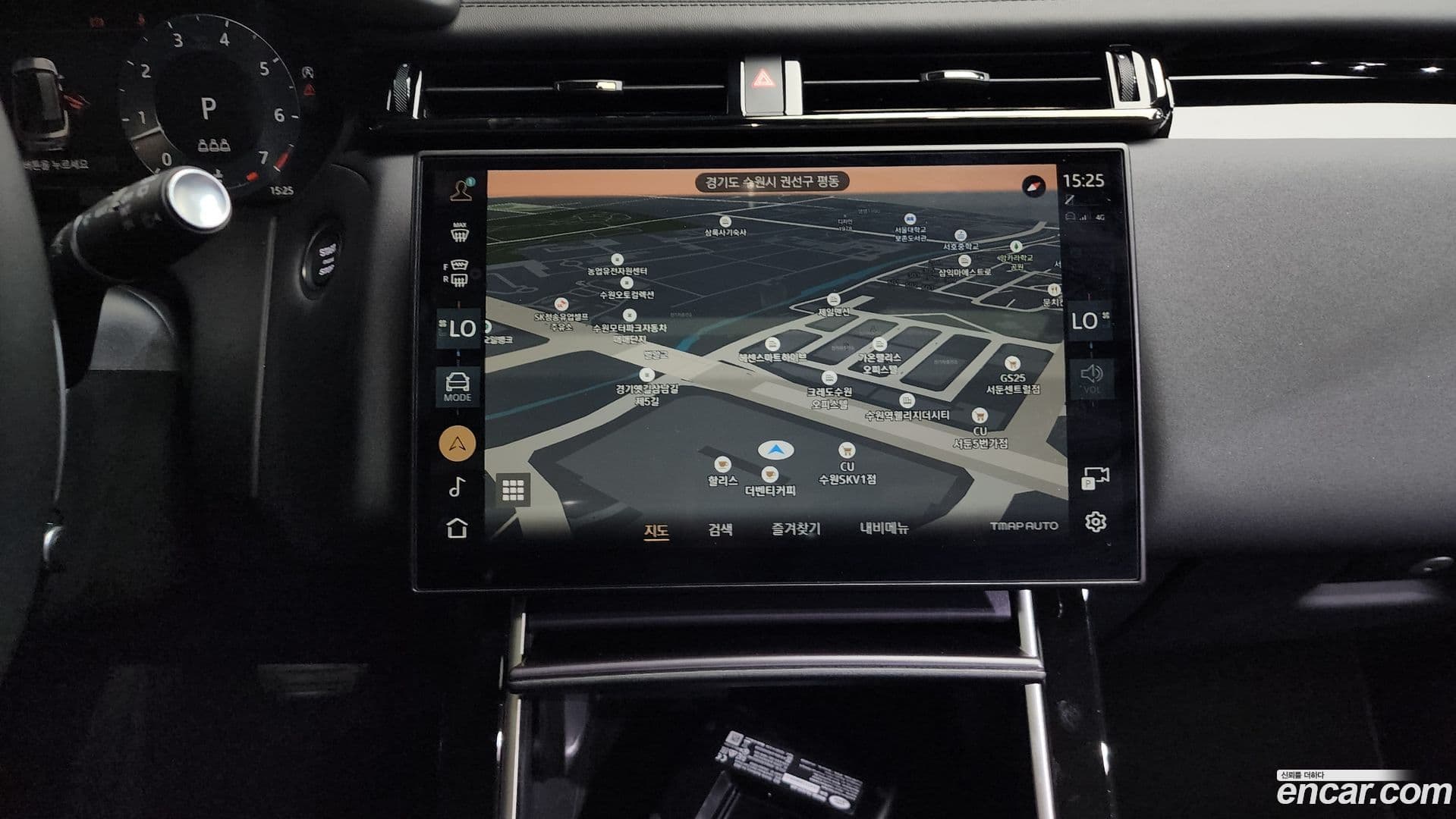Main__Slider__Photo:Range Rover Velar Land Rover 2025.7-12