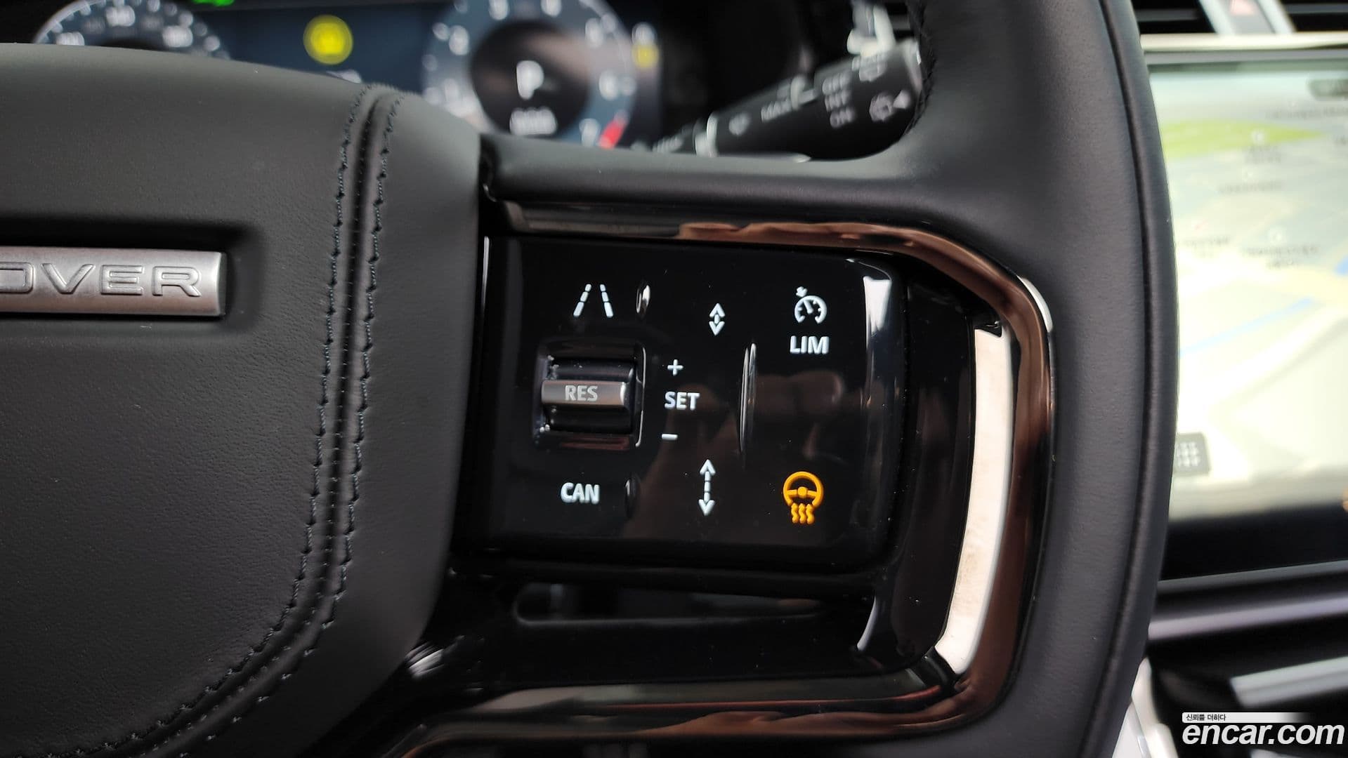 Main__Slider__Photo:Range Rover Velar Land Rover 2025.7-17