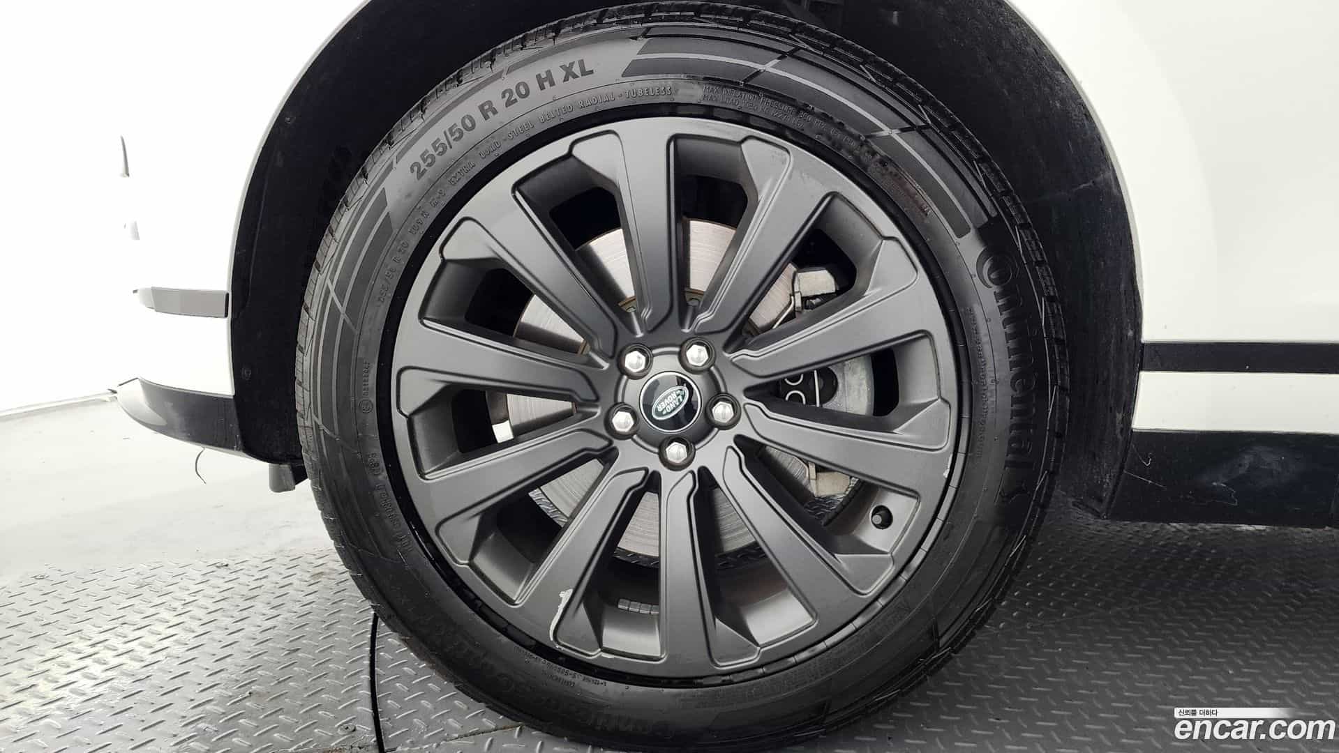 Range Rover Velar Land Rover 2022.11-OUTER-005
