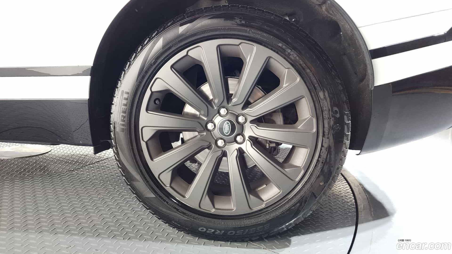 Range Rover Velar Land Rover 2022.11-OUTER-031