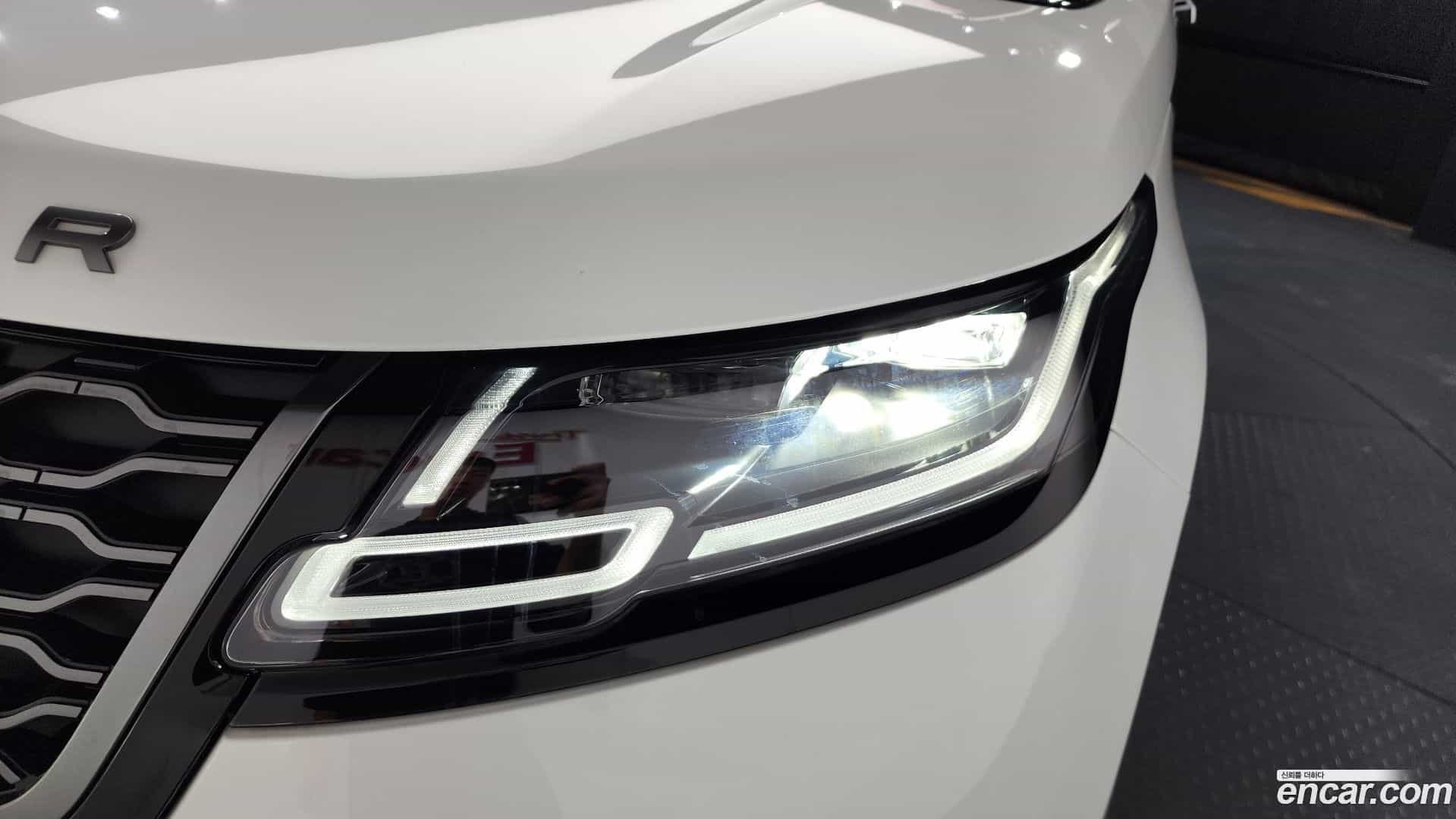 Range Rover Velar Land Rover 2022.11-OUTER-032