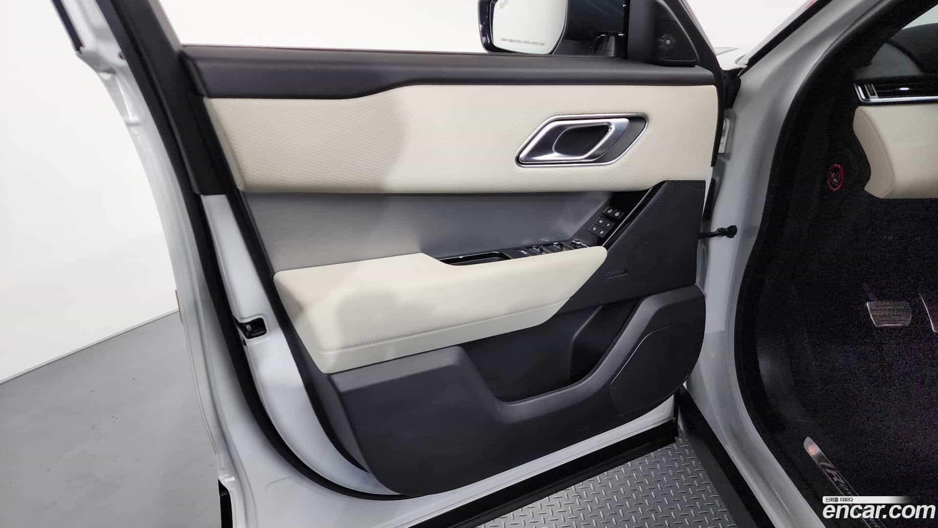 Range Rover Velar Land Rover 2022.11-INNER-034
