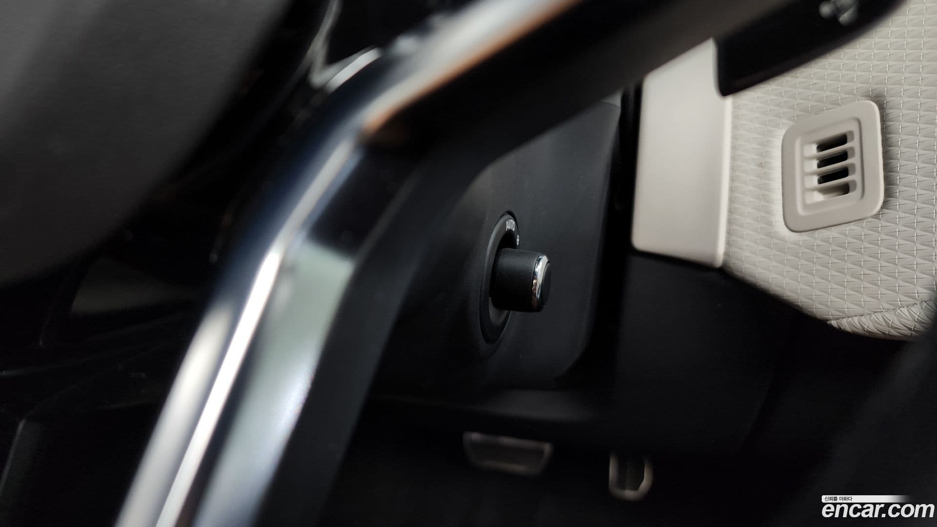 Main__Slider__Photo:Range Rover Velar Land Rover 2022.11-35