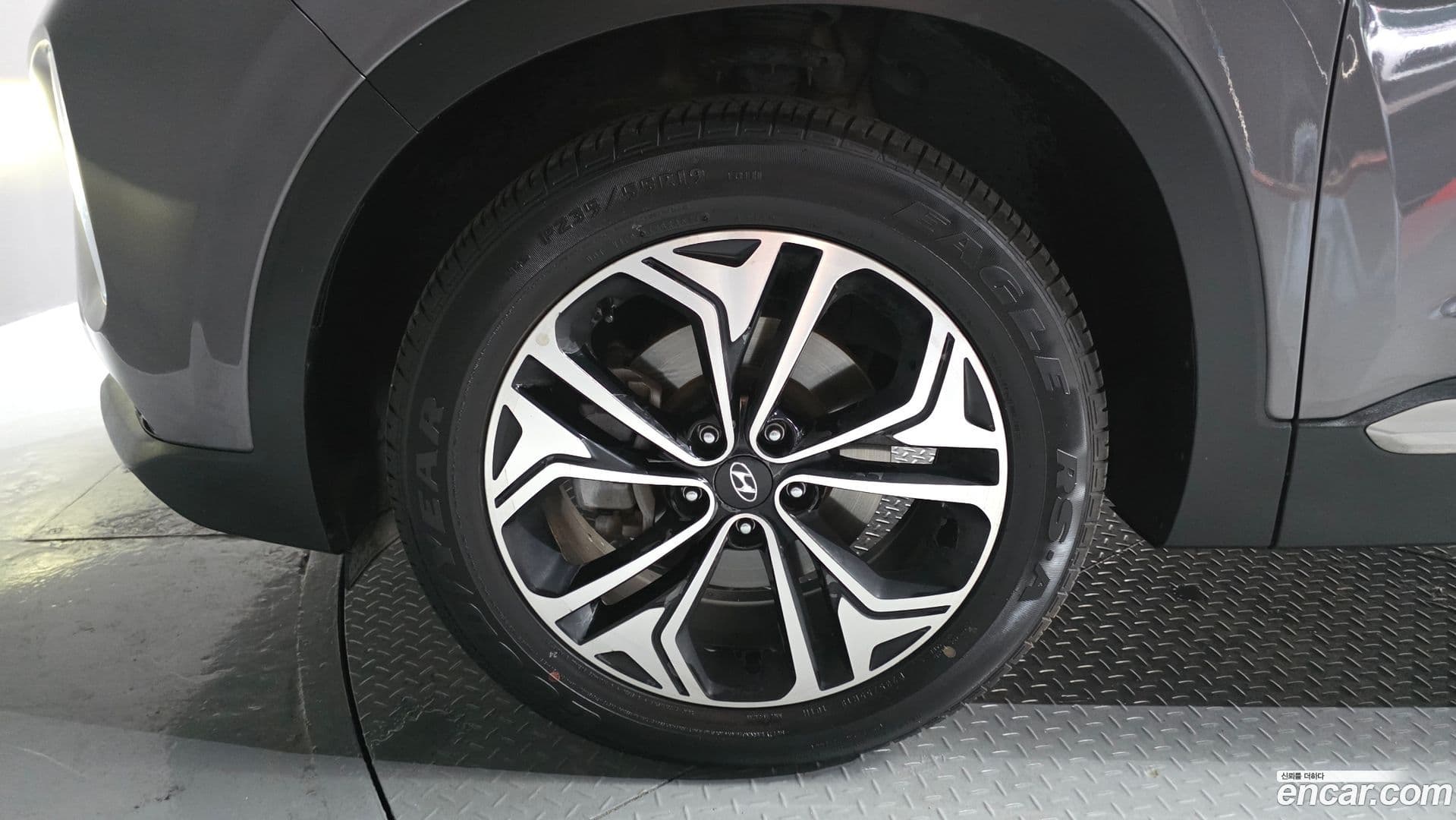 Main__Slider__Photo:Santafe Hyundai 2019.0-4