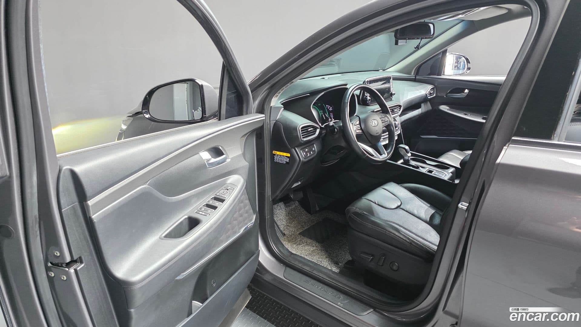 Main__Slider__Photo:Santafe Hyundai 2019.0-9