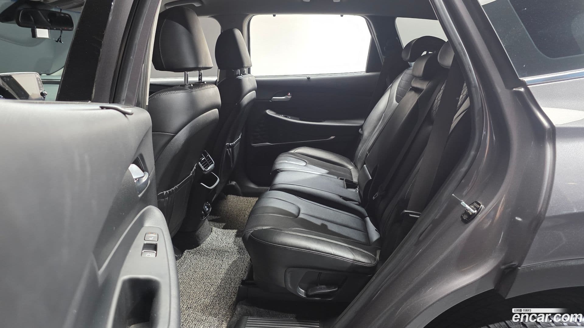 Main__Slider__Photo:Santafe Hyundai 2019.0-10
