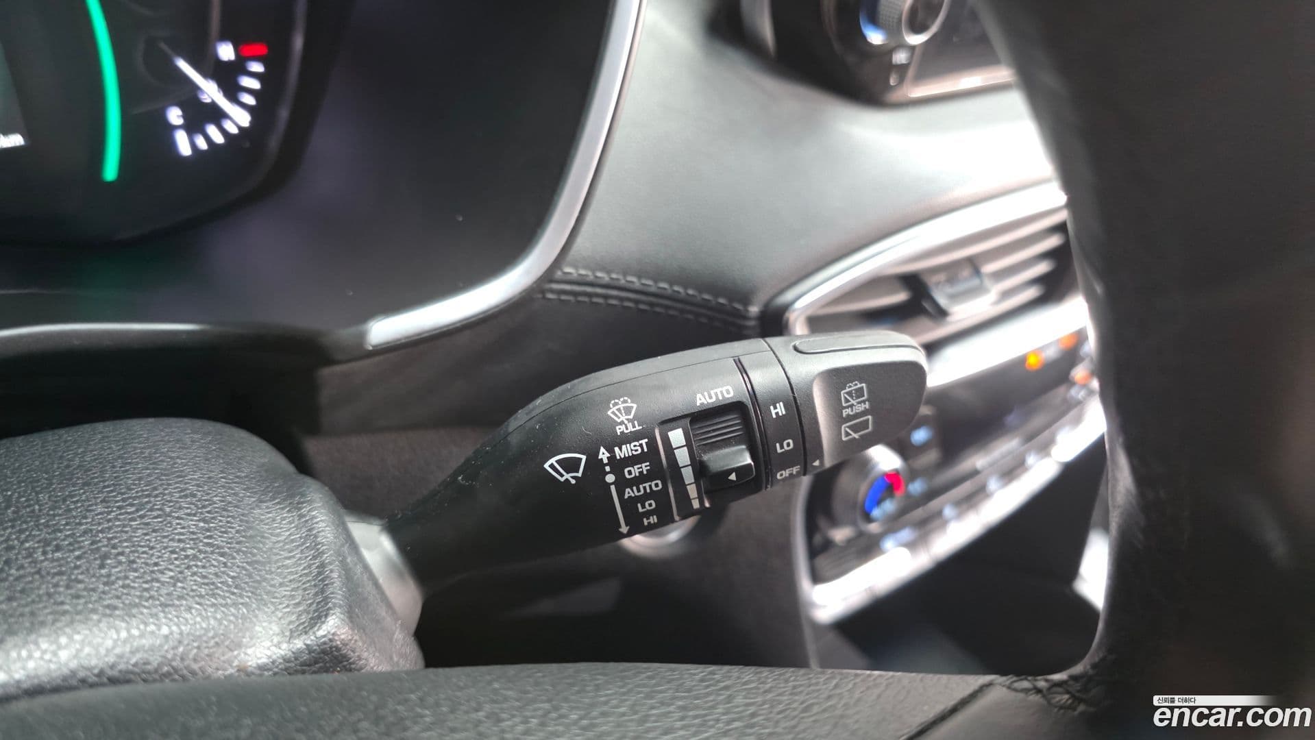 Main__Slider__Photo:Santafe Hyundai 2019.0-17