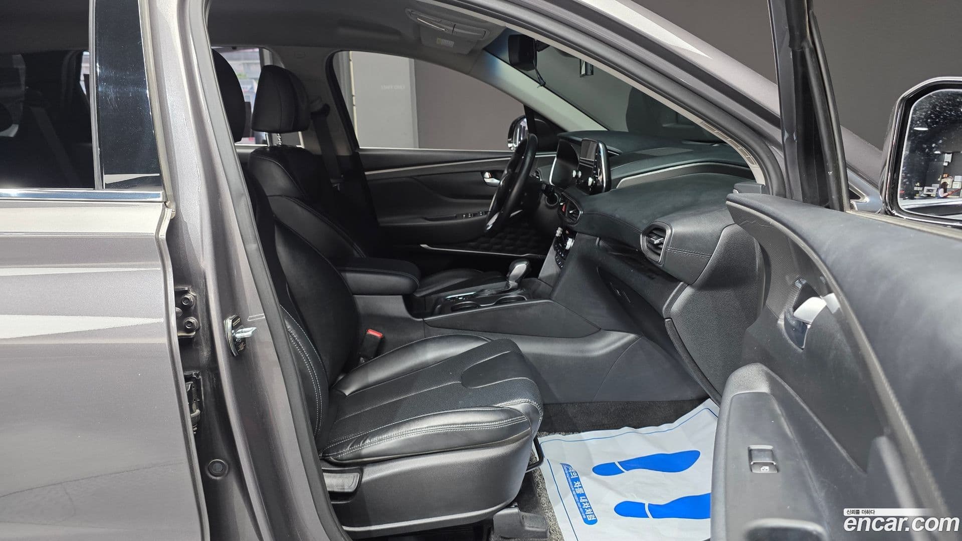 Main__Slider__Photo:Santafe Hyundai 2019.0-25