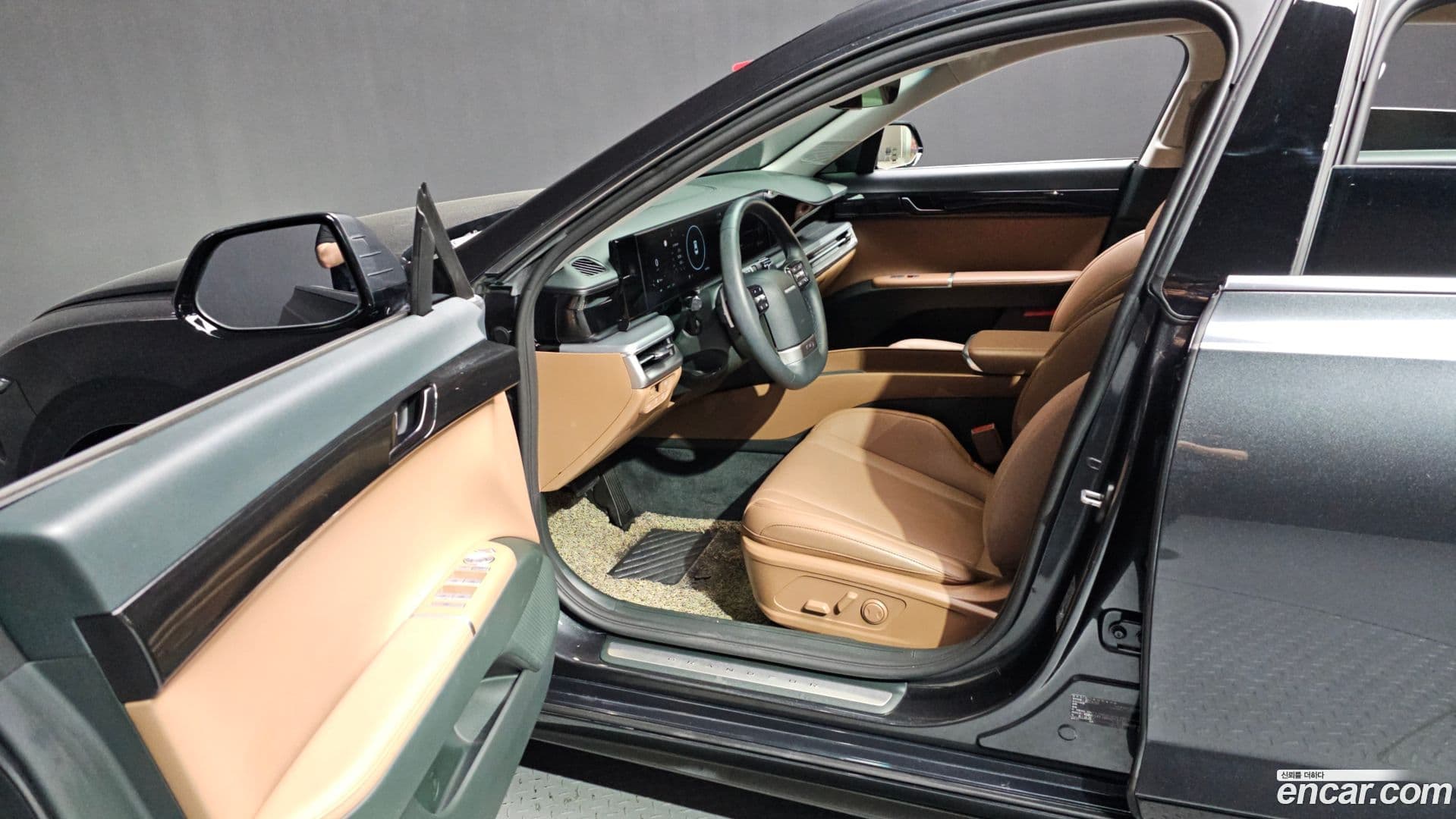 Main__Slider__Photo:Grandeur Hyundai 2023.2-9