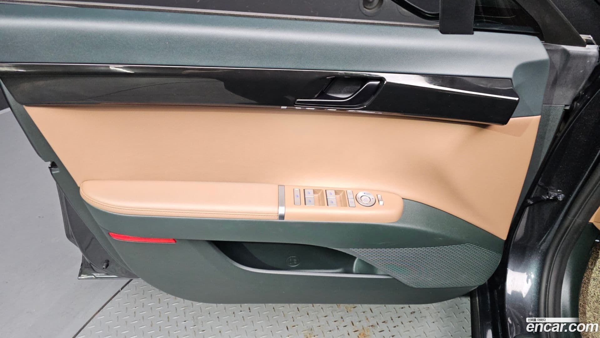 Main__Slider__Photo:Grandeur Hyundai 2023.2-23