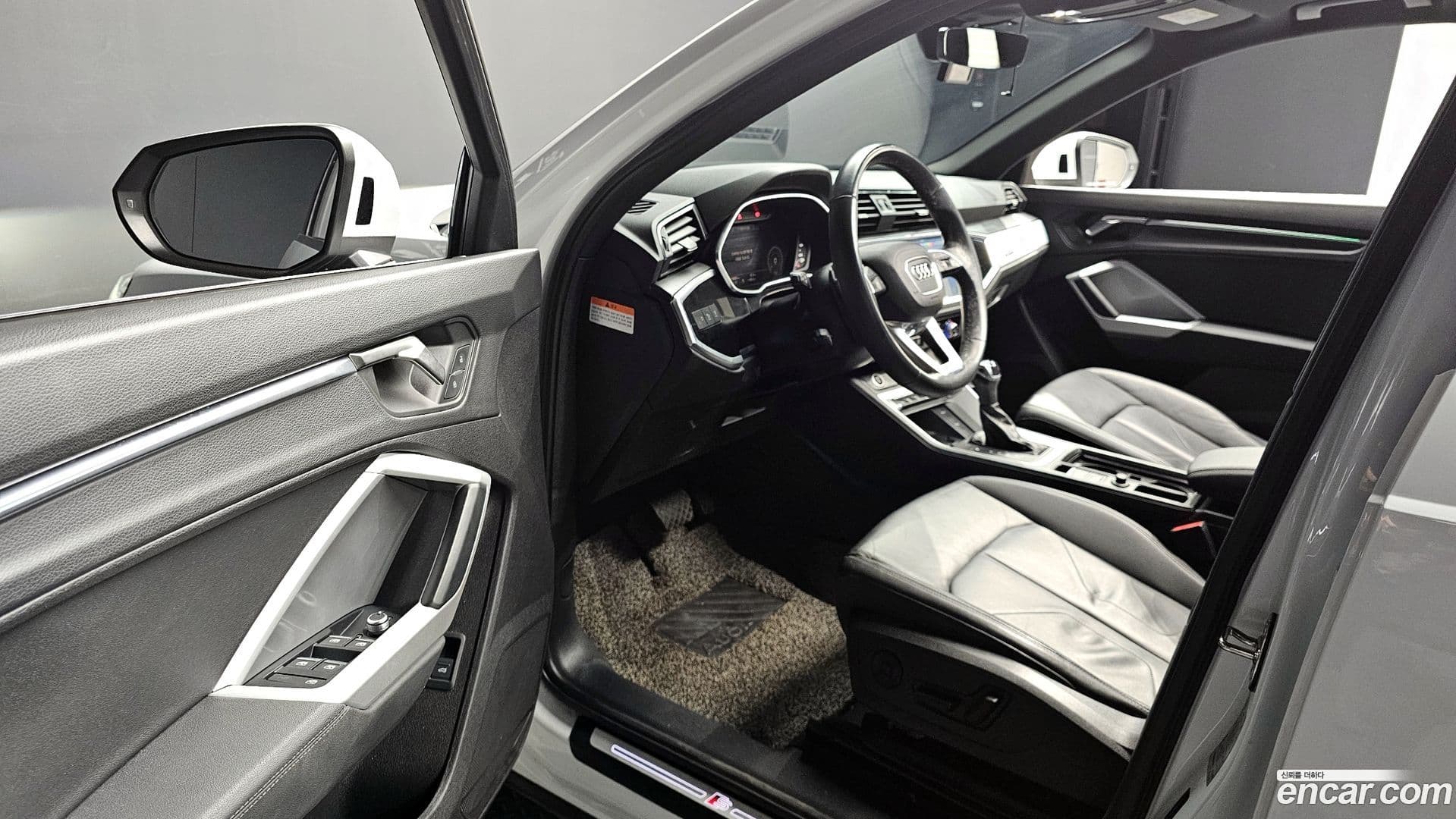 Main__Slider__Photo:Q3 Audi 2023.1-11