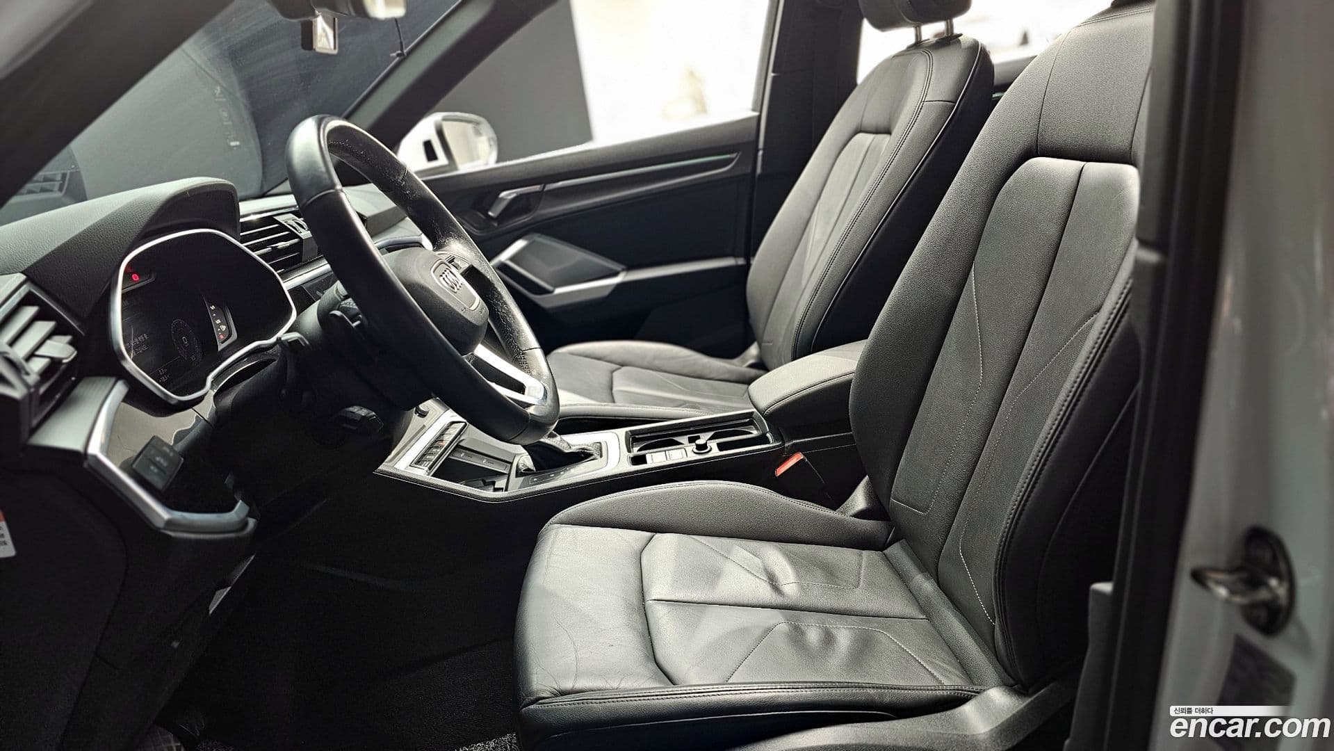 Main__Slider__Photo:Q3 Audi 2023.1-26