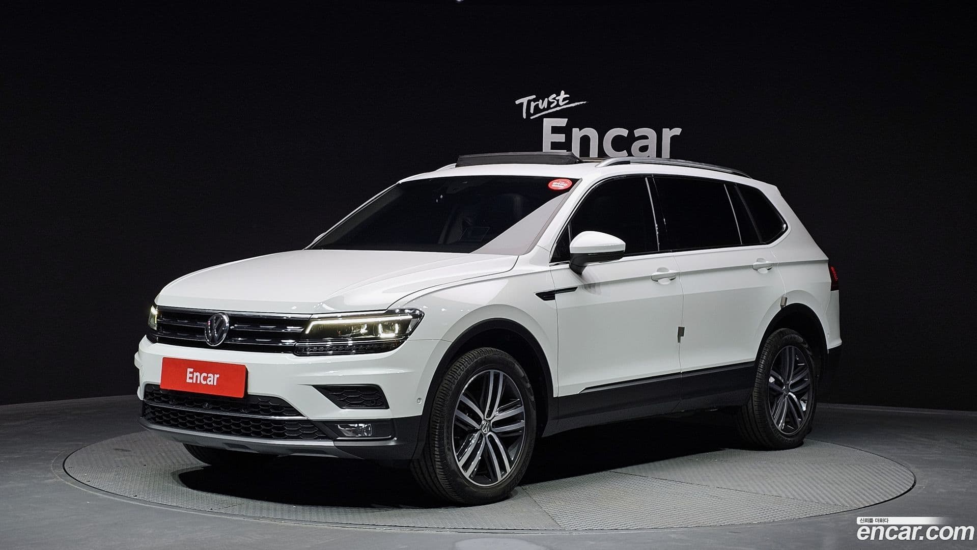 Main__Slider__Photo:Tiguan Volkswagen 2018.10-0