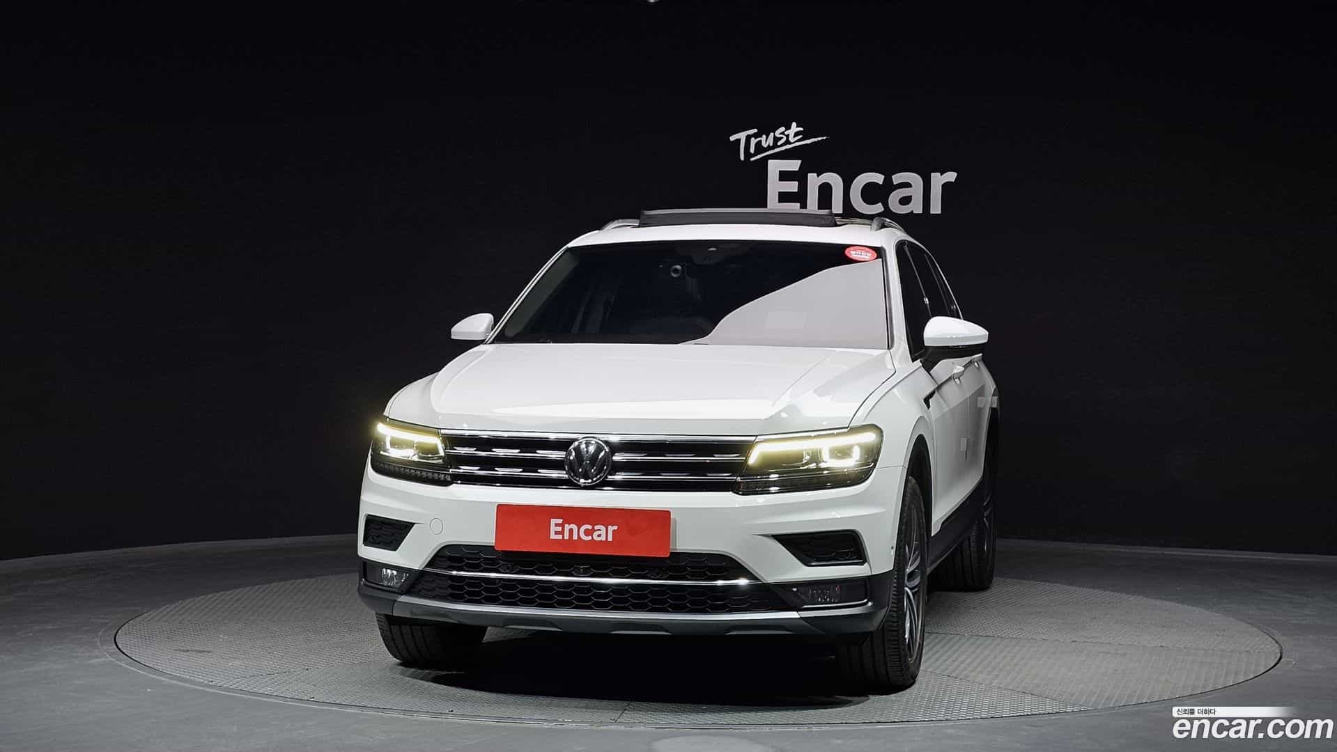 Tiguan Volkswagen 2018.10-OUTER-003
