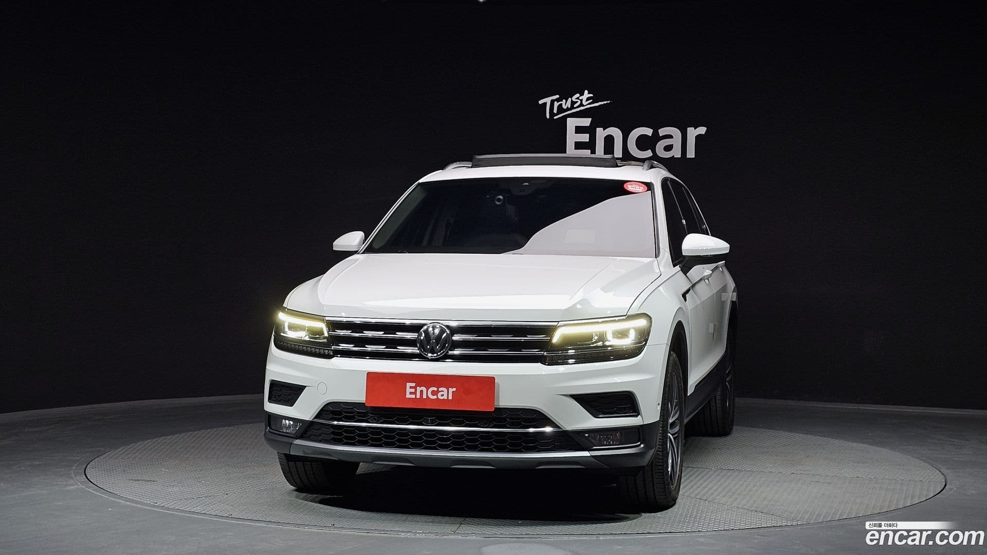 Main__Slider__Photo:Tiguan Volkswagen 2018.10-2