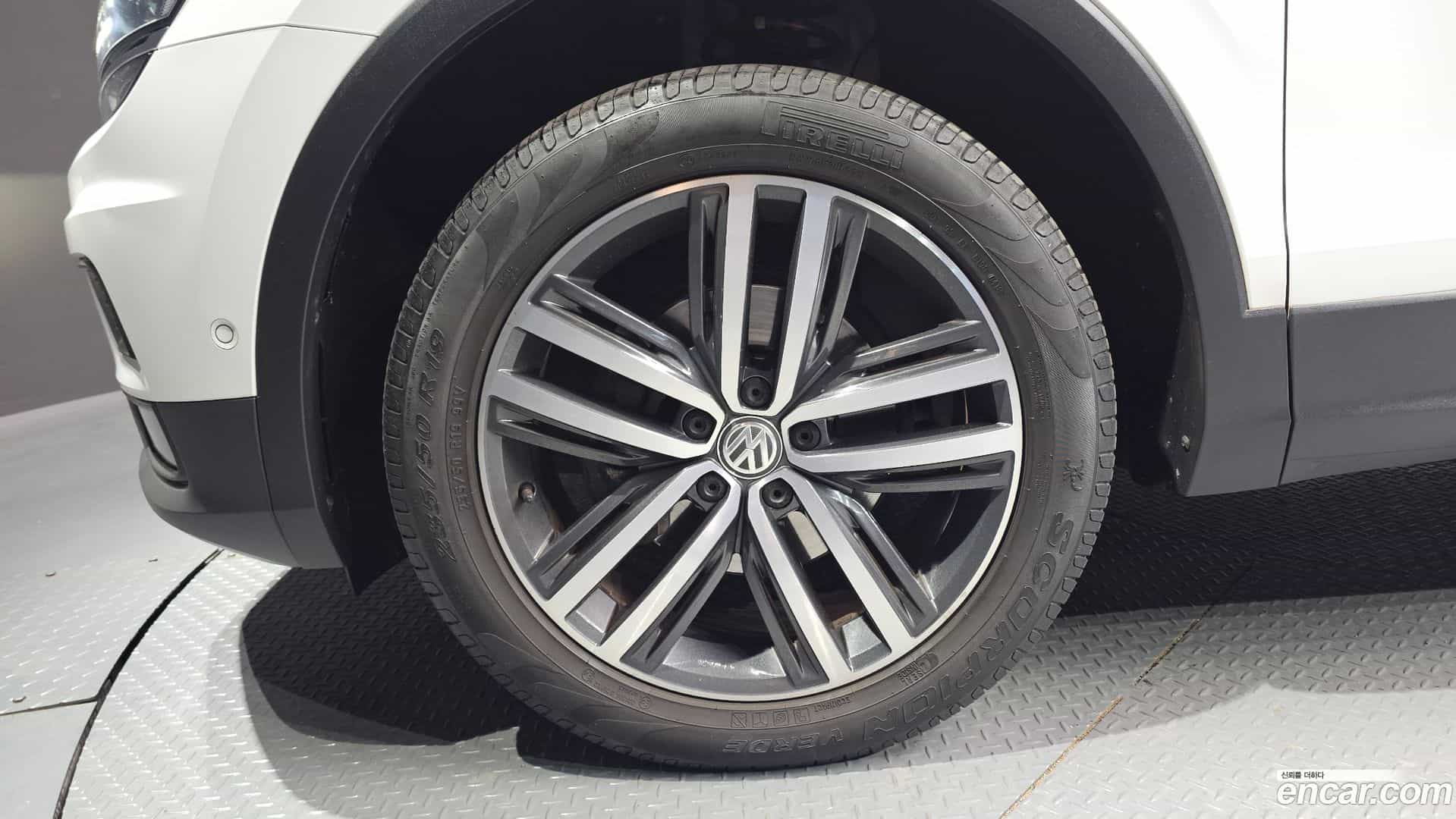 Tiguan Volkswagen 2018.10-OUTER-005