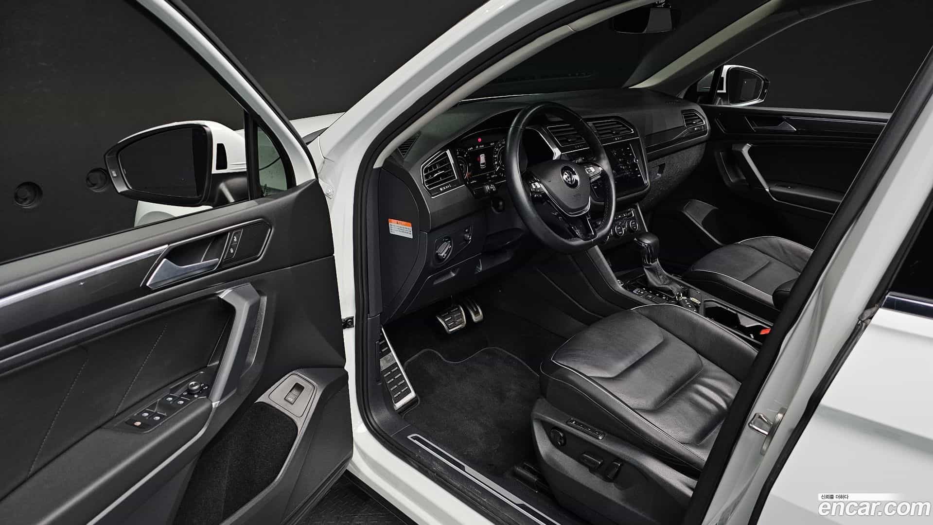 Tiguan Volkswagen 2018.10-INNER-010
