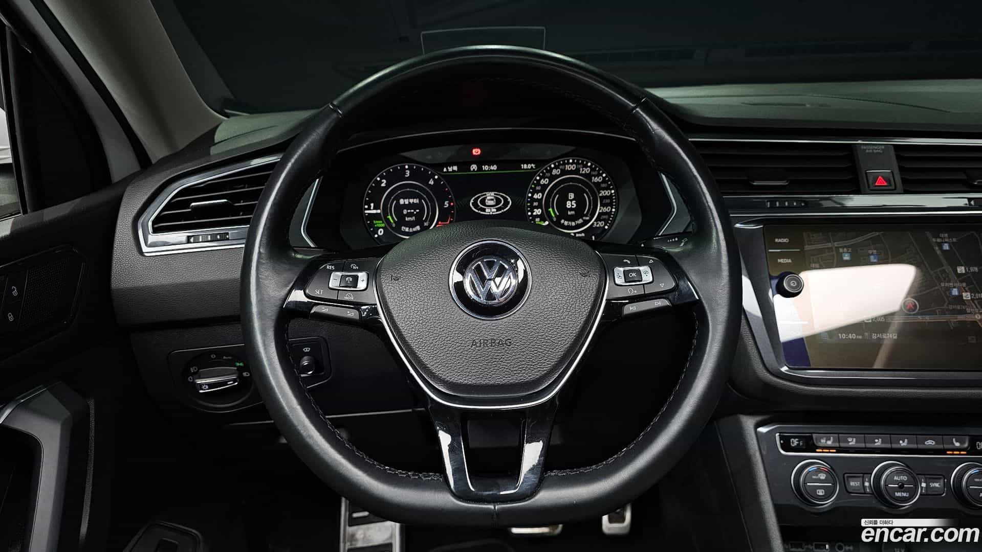 Tiguan Volkswagen 2018.10-OPTION-017