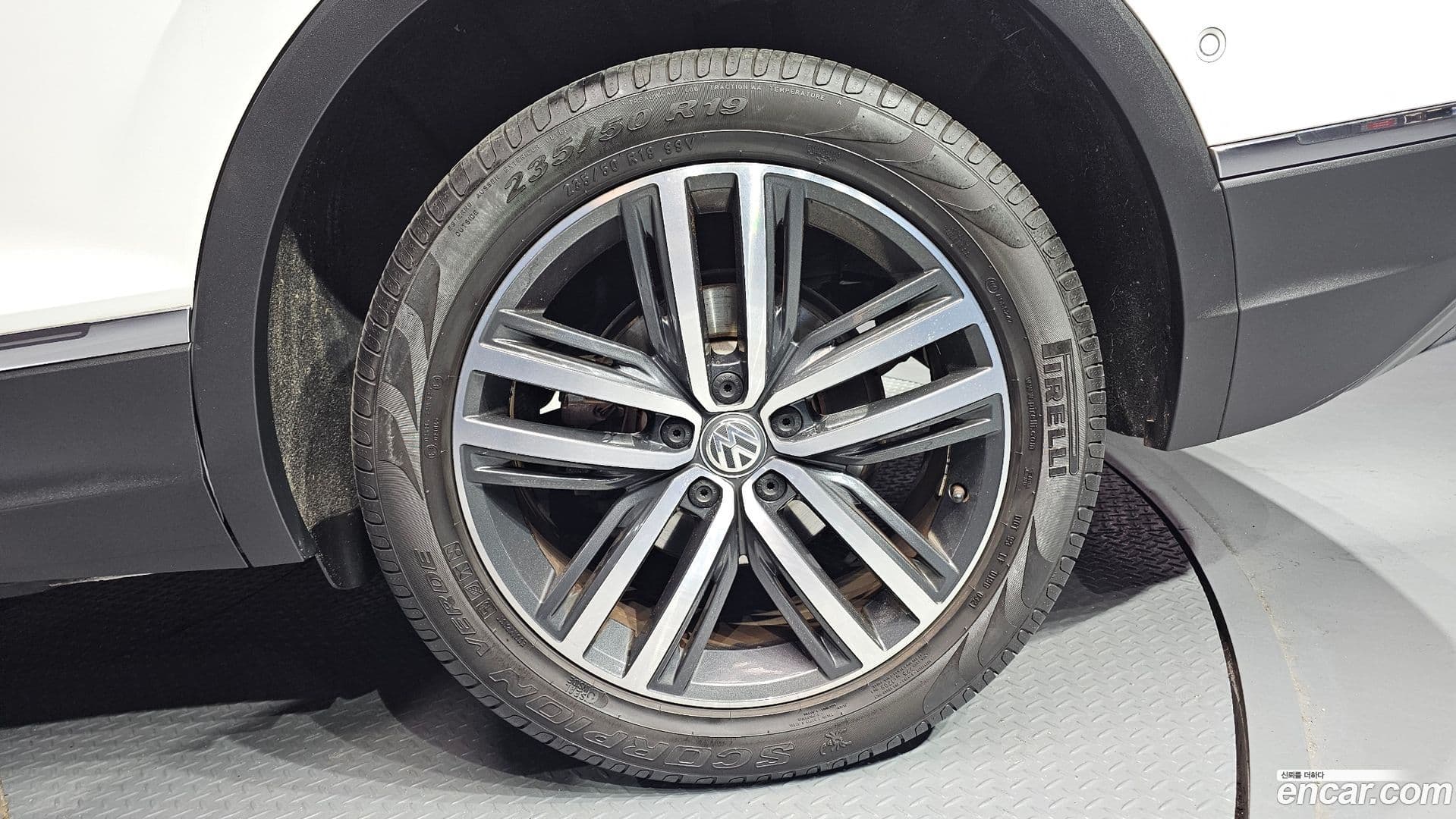 Main__Slider__Photo:Tiguan Volkswagen 2018.10-20