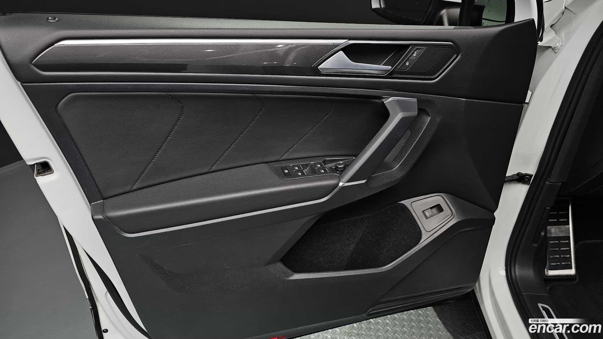 Tiguan Volkswagen 2018.10-INNER-034