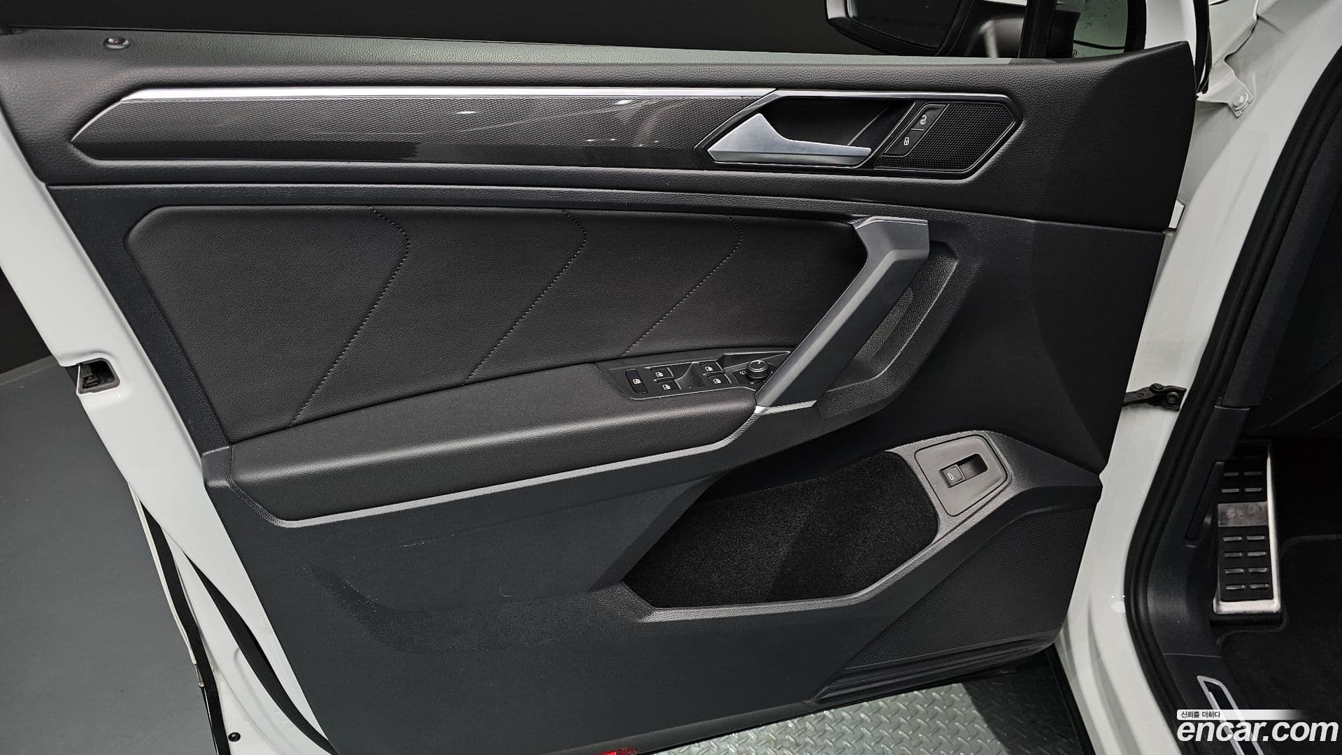 Main__Slider__Photo:Tiguan Volkswagen 2018.10-23