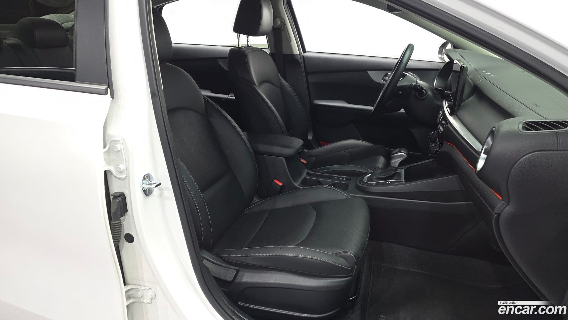 Main__Slider__Photo:K3 Kia 2022.1-11