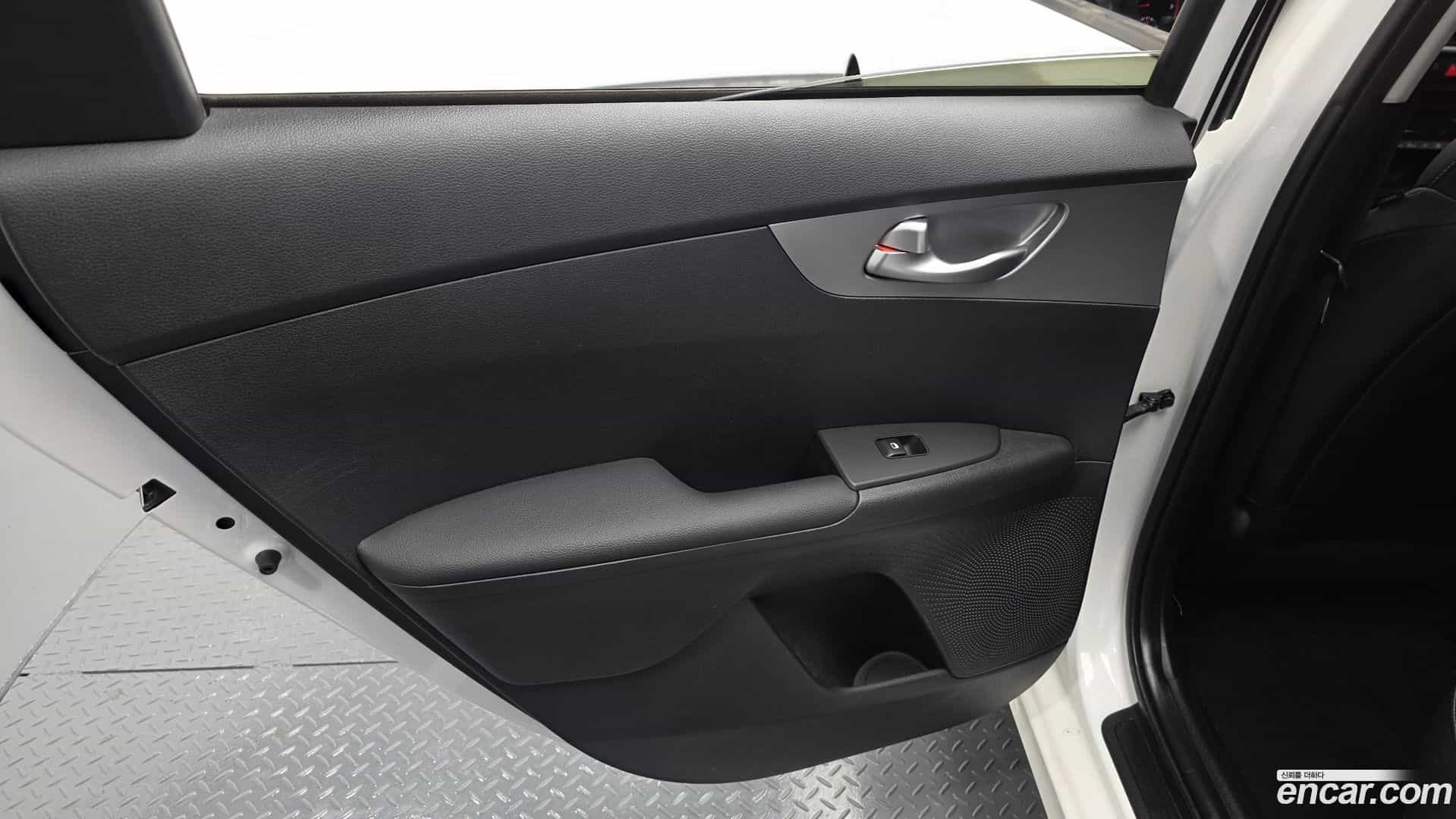K3 Kia 2022.1-INNER-035