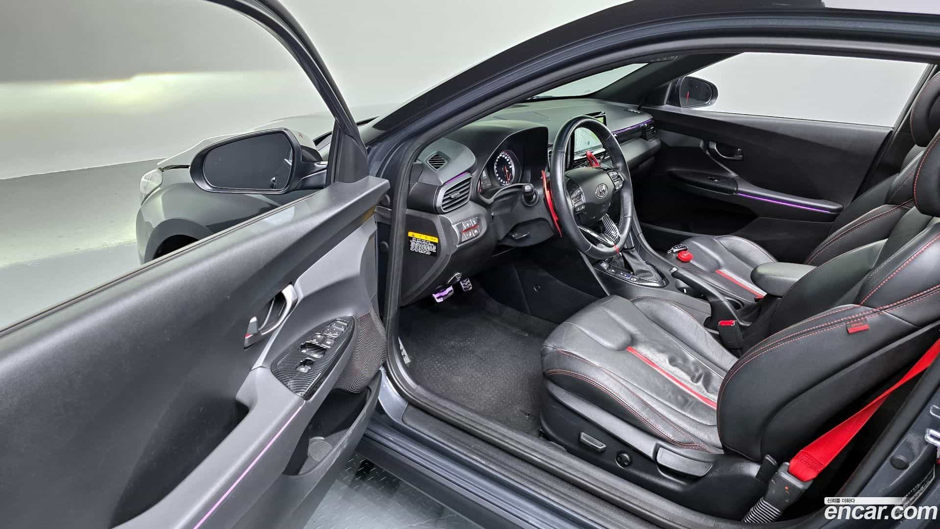 Veloster Hyundai 2020.6-INNER-010
