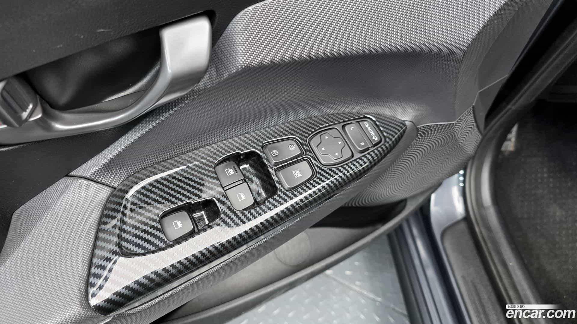 Veloster Hyundai 2020.6-OPTION-024