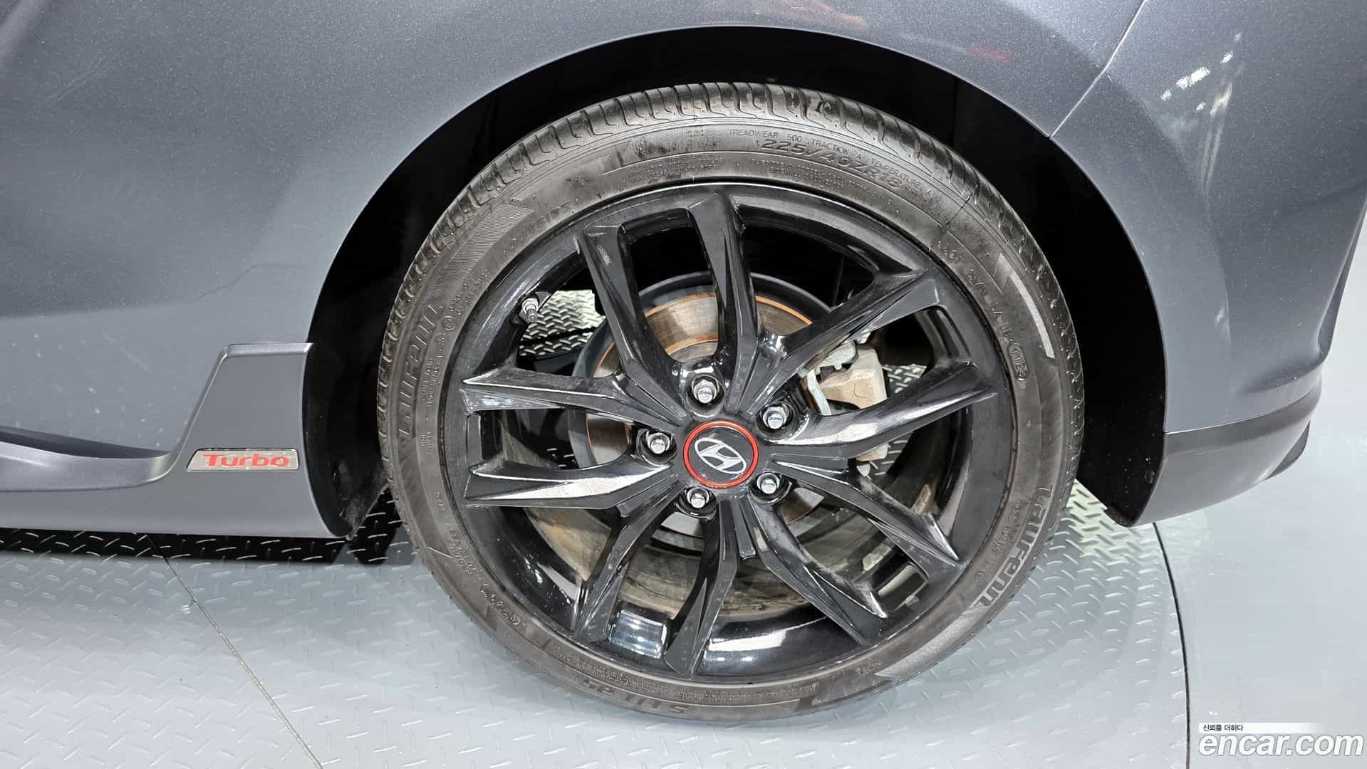 Veloster Hyundai 2020.6-OUTER-031