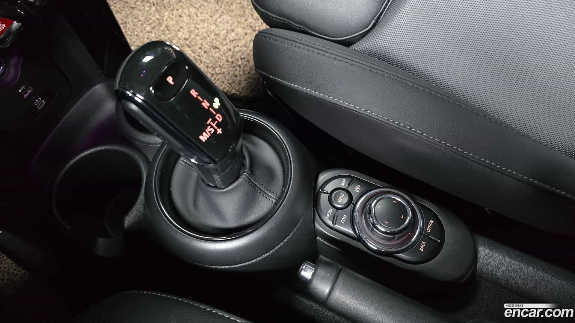 Cooper Mini 2023.0-INNER-009