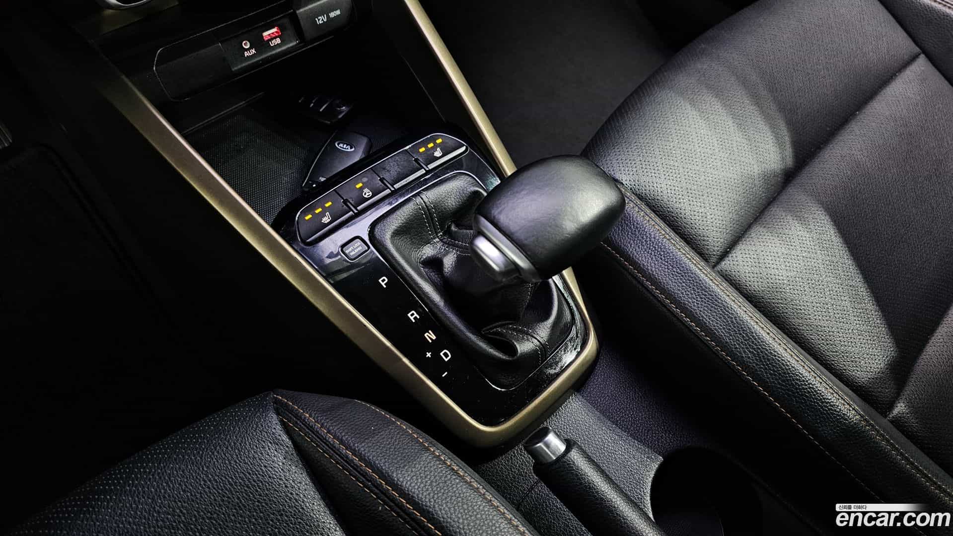 Stonic Kia 2018.11-INNER-009