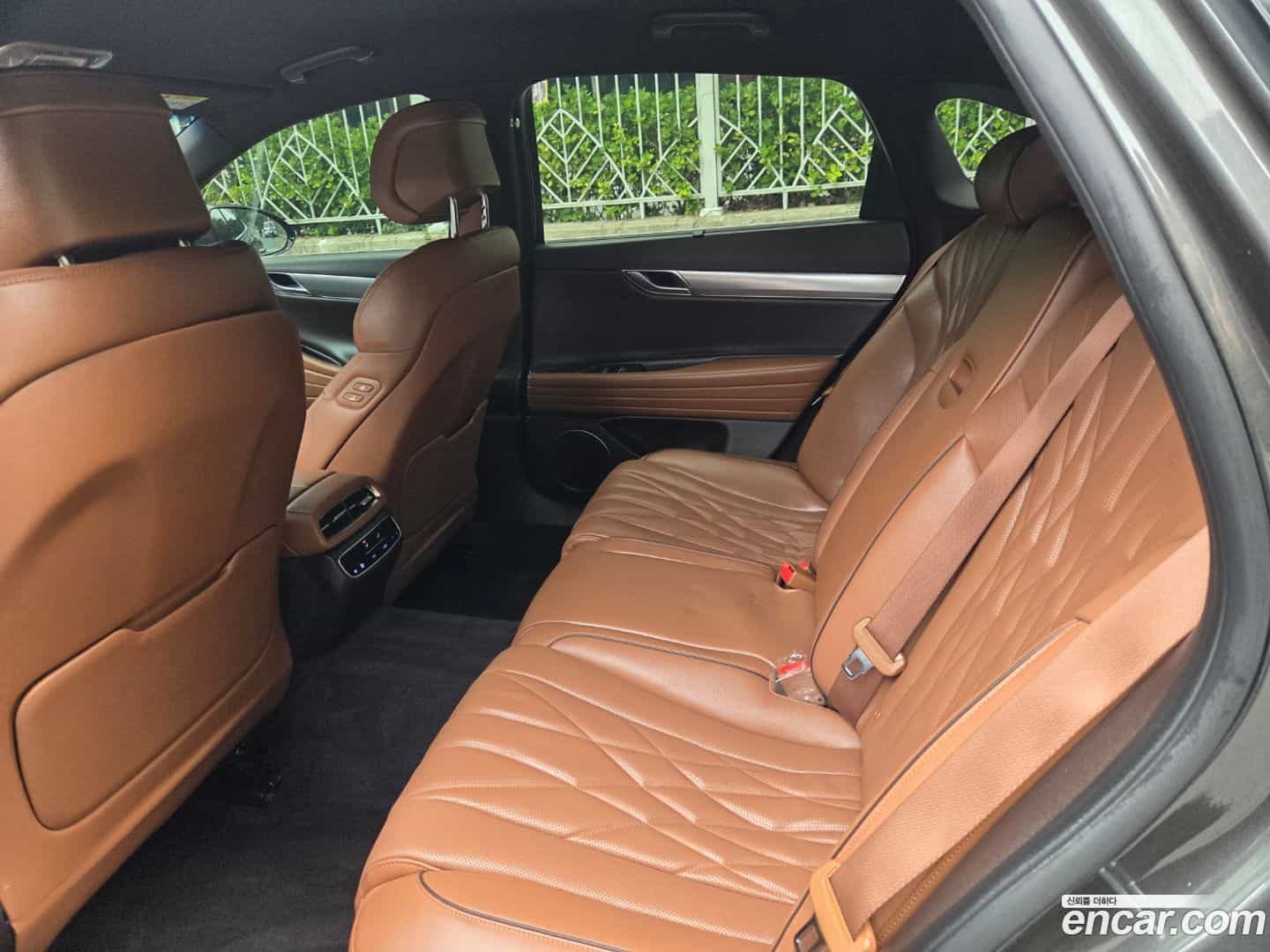 G80 Genesis 2023.0-INNER-008