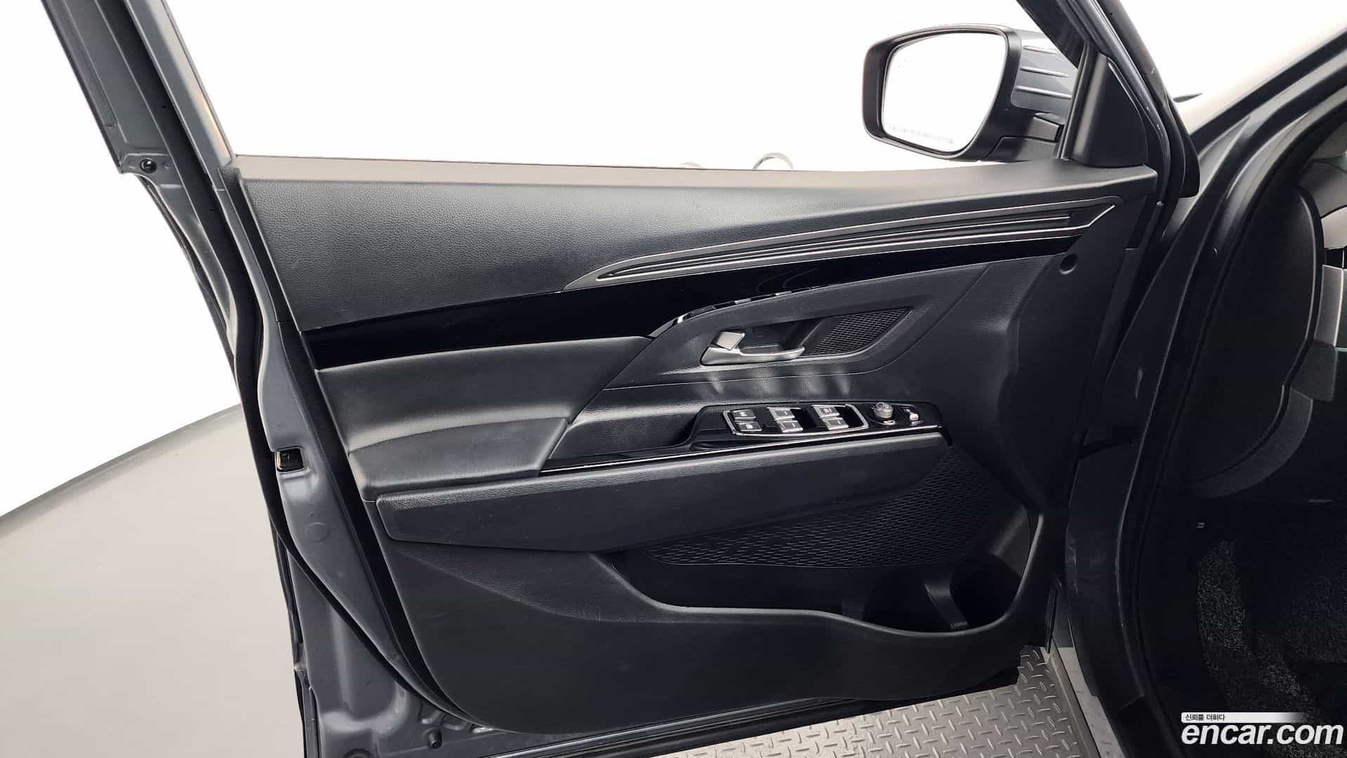 KORANDO KG Mobility 2019.8-INNER-034