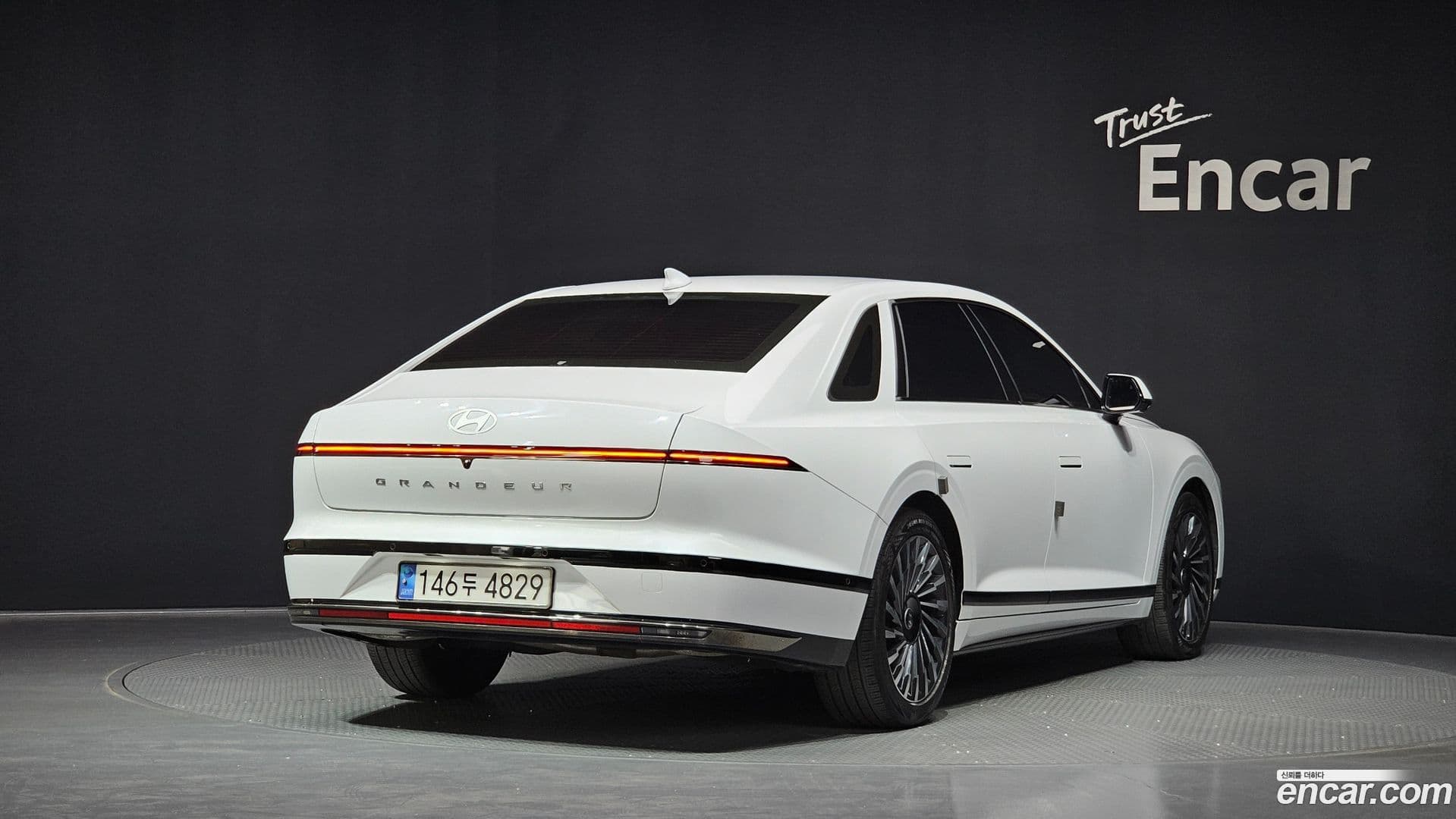 Main__Slider__Photo:Grandeur Hyundai 2023.5-1