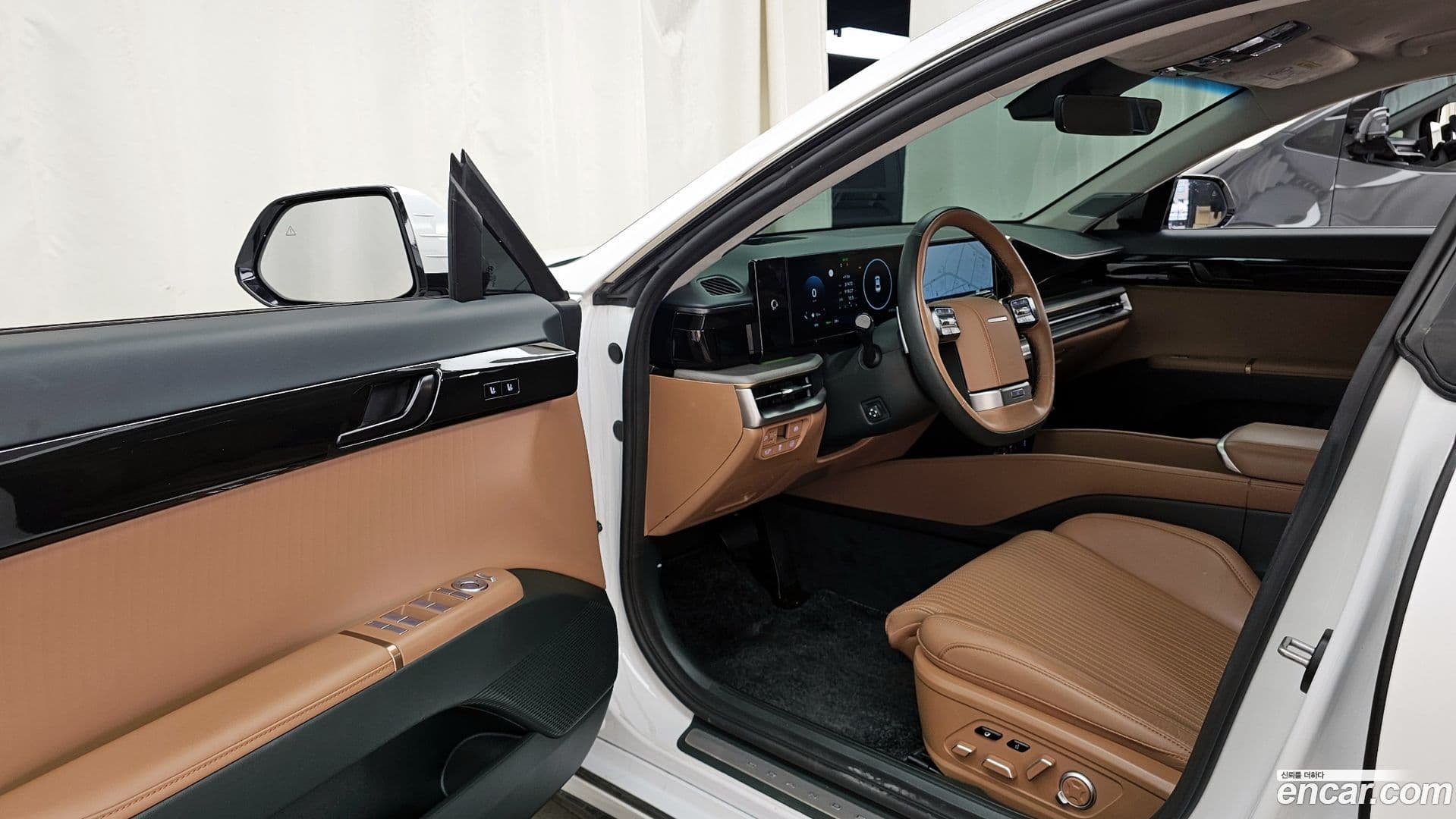 Main__Slider__Photo:Grandeur Hyundai 2023.5-9